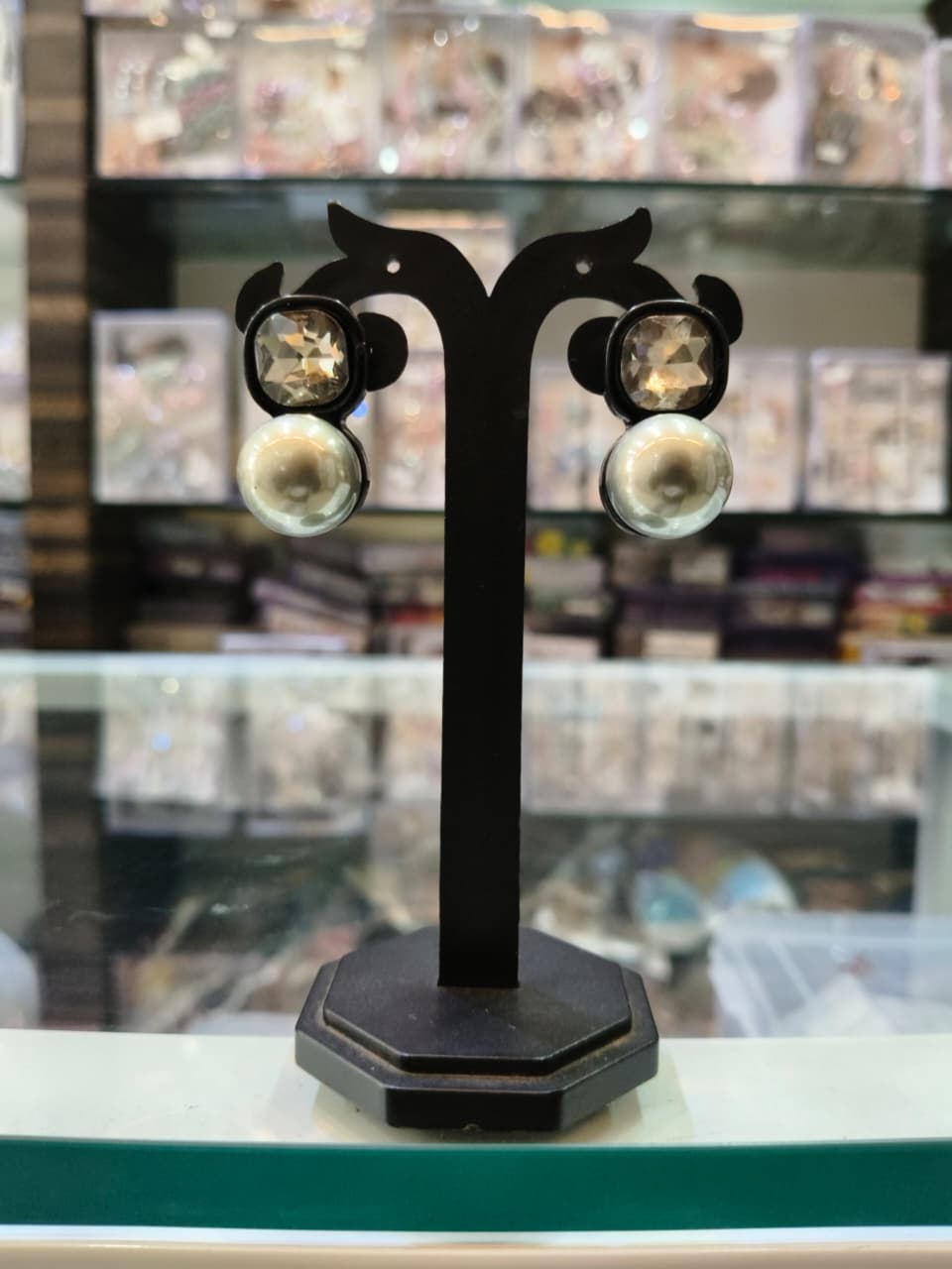 Elegant Dual-Tone Pearl Earrings