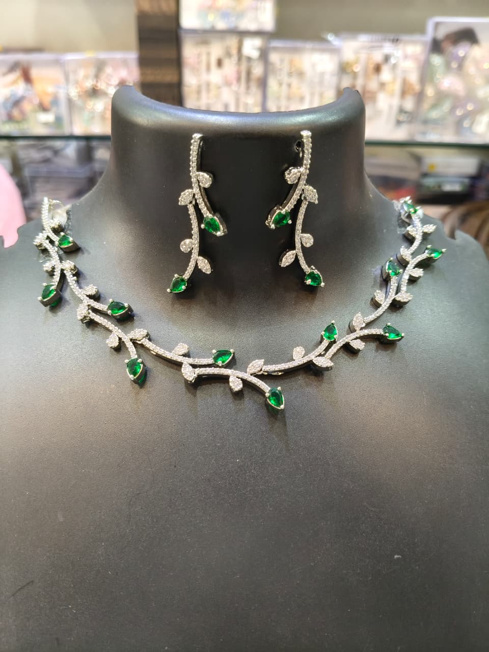 Emerald Leaf AD Necklace Set