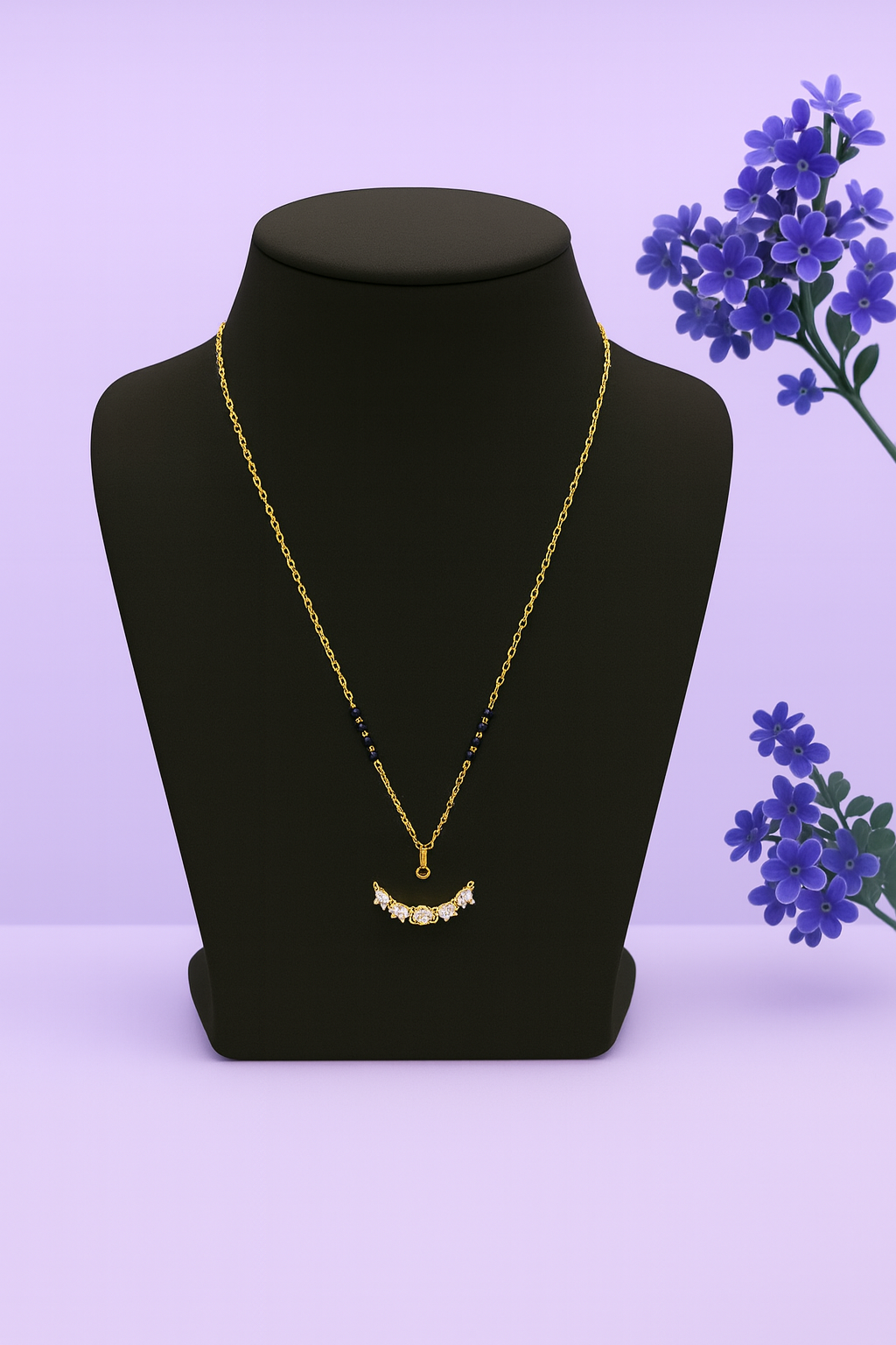 Elegant Gold Pendant Necklace