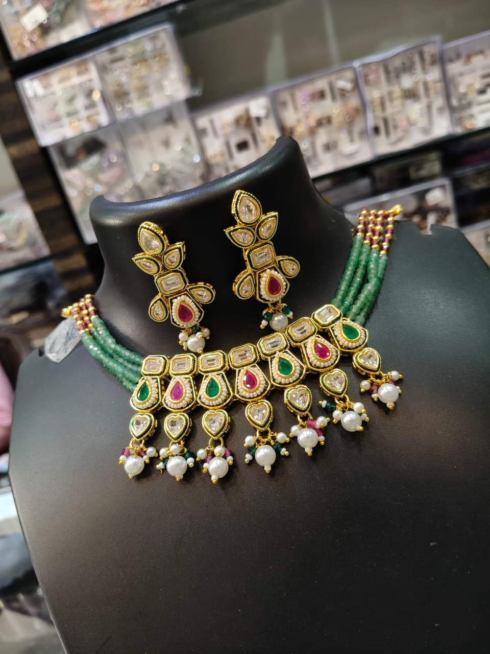 Kundan Pearl Necklace Set