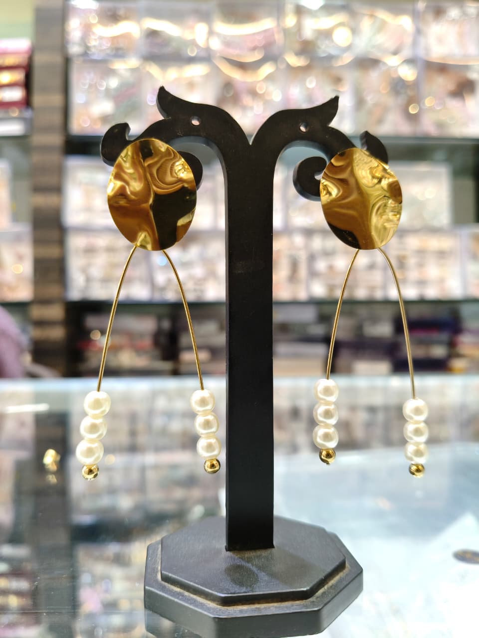 Elegant Gold and Pearl Dangle Earrings