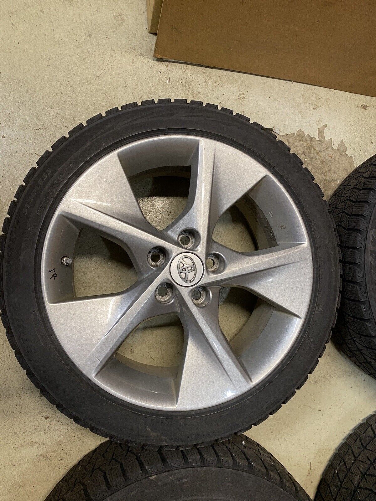 Toyota Camry tires and rims