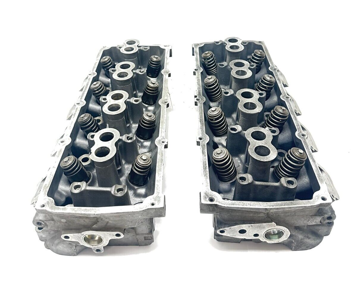 Genuine Mopar Dodge Chrysler Jeep 5.7L Hemi Cylinder Heads PAIR w/EGR 2002-2008