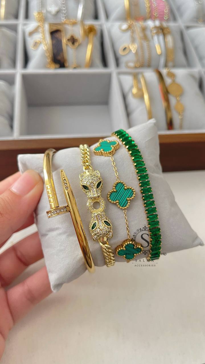 green bracelets set 