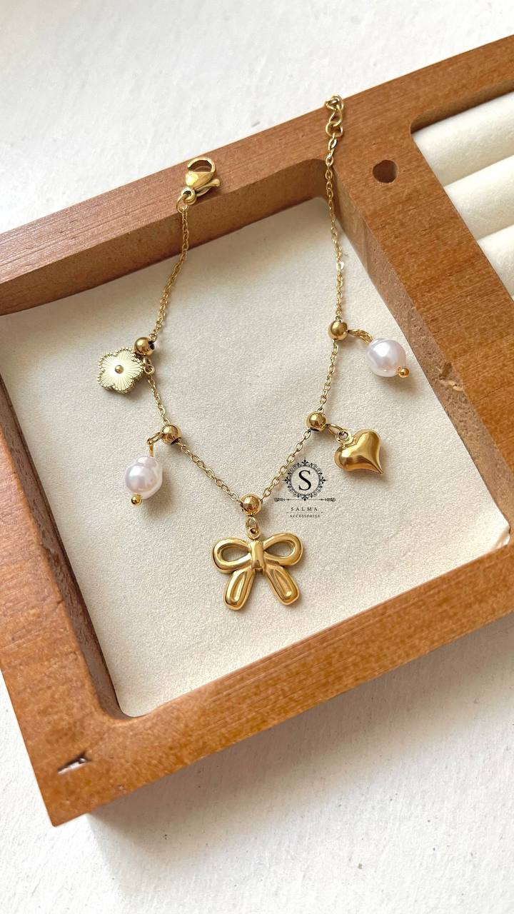 pearl & bow bracelet