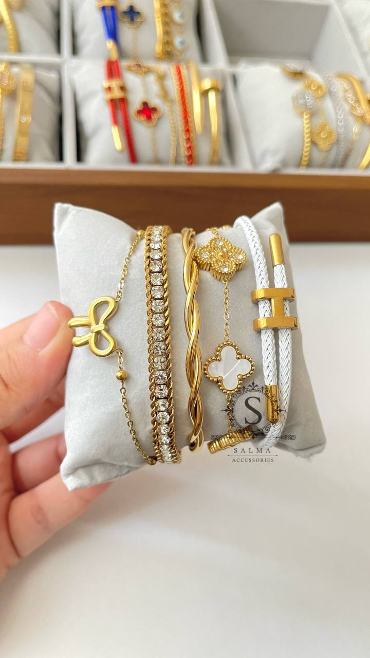 white bracelets set2
