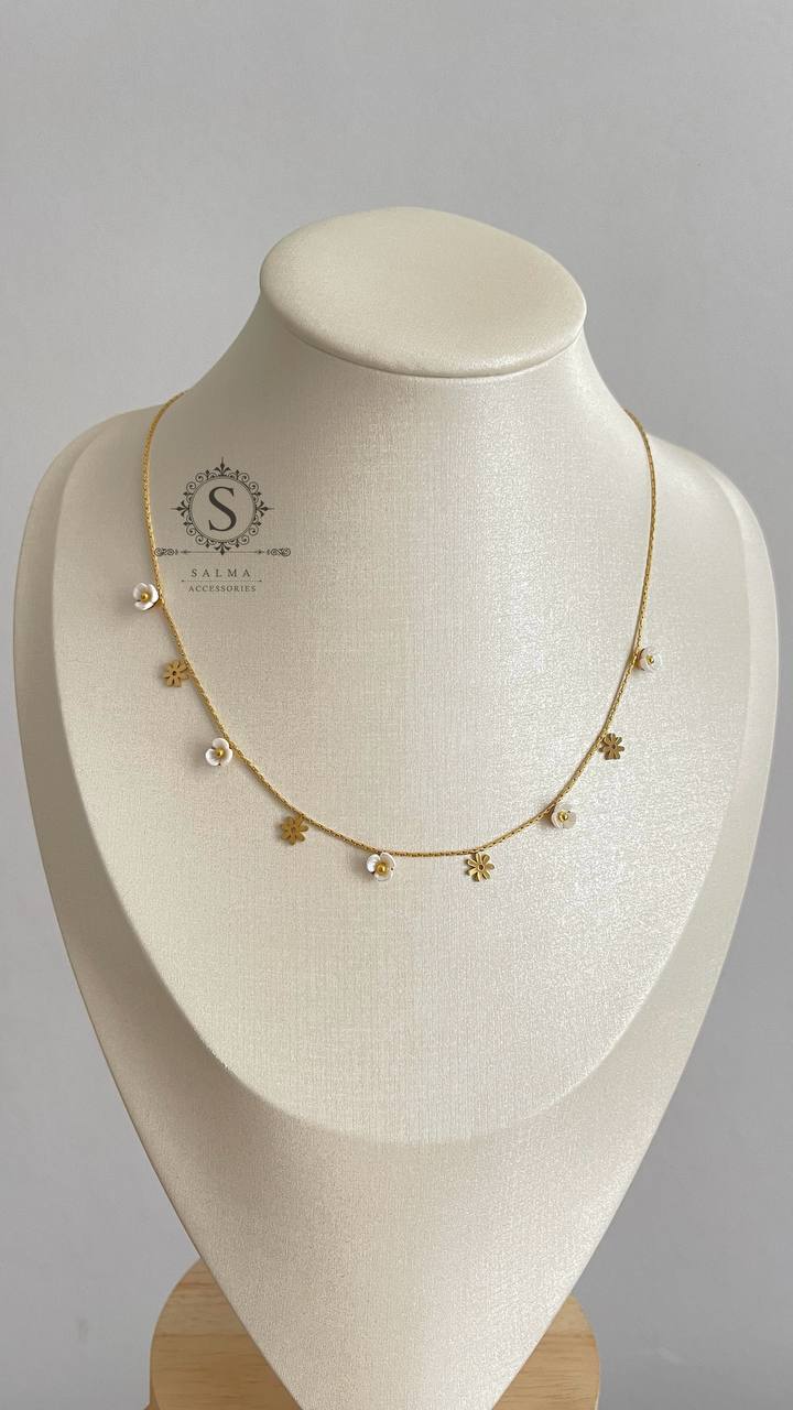 flowers necklace