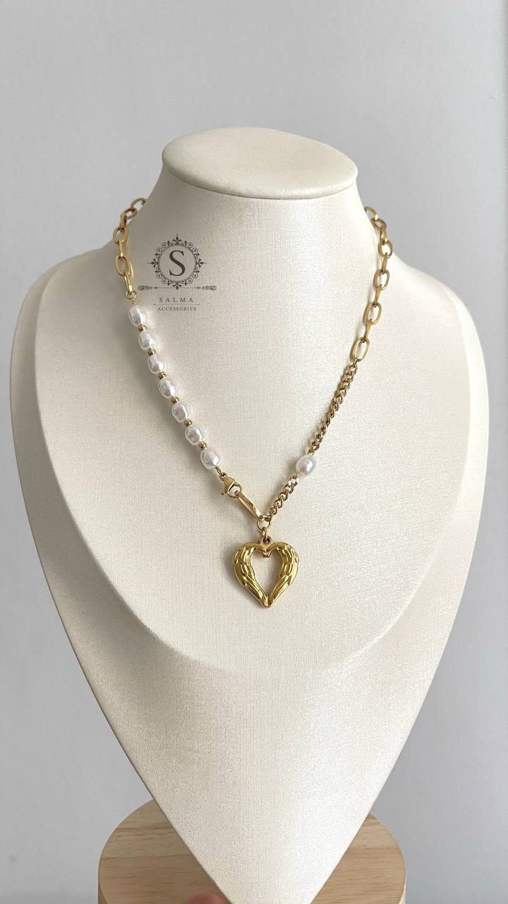 pearls necklace