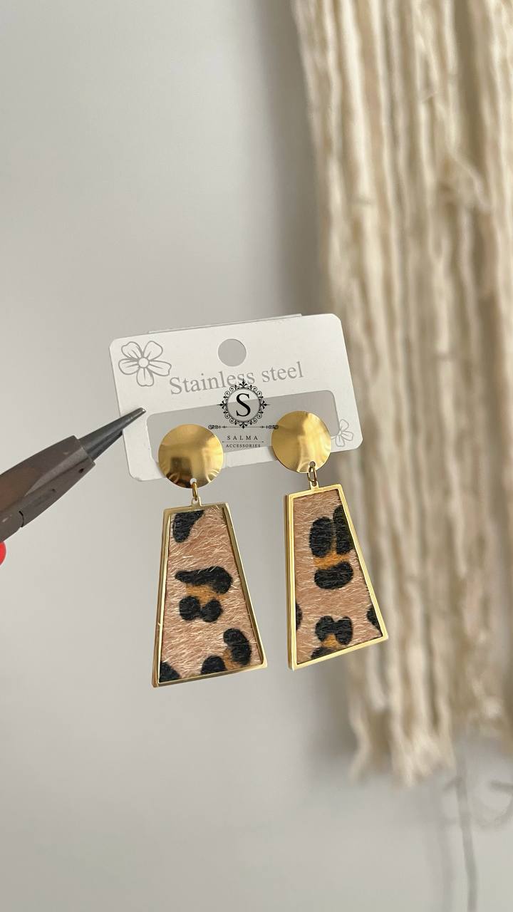 tiger earring1