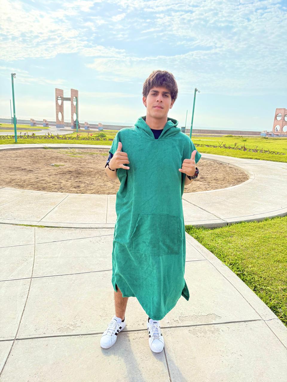 Poncho de playa verde