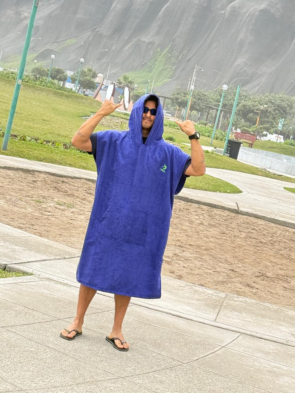 Poncho de playa azul