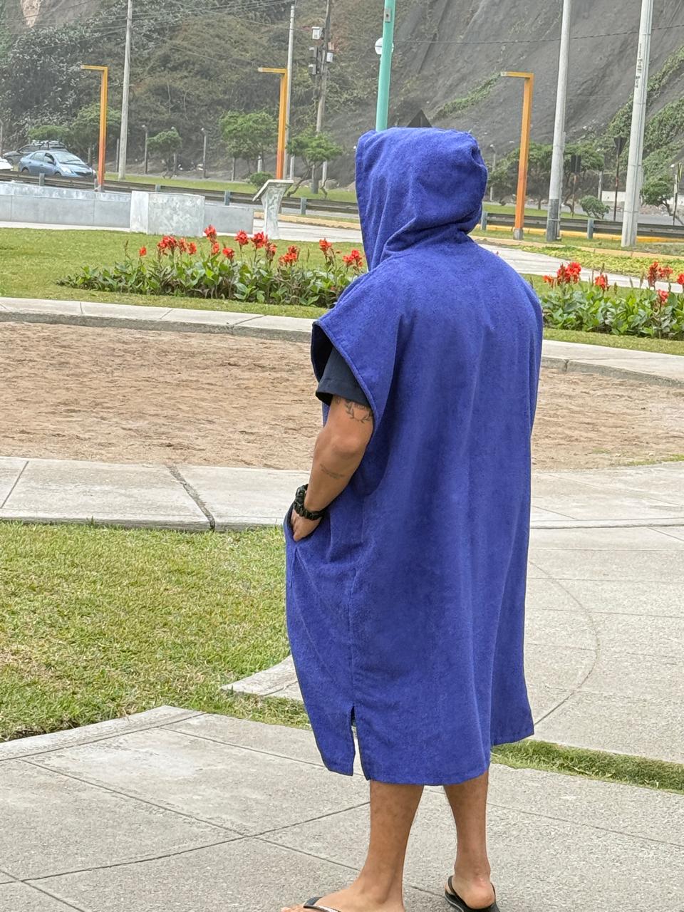 Poncho de playa azul