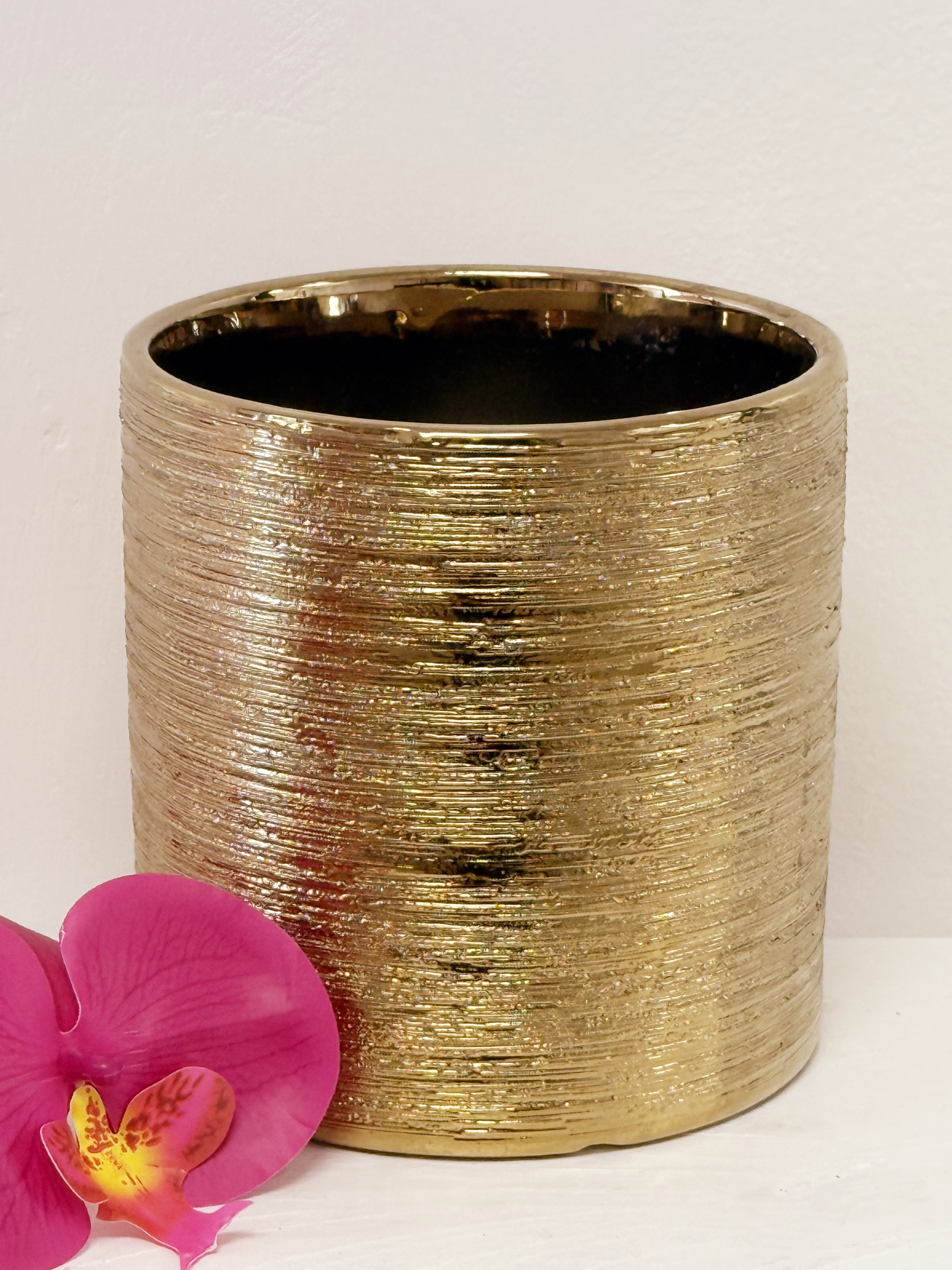 Radiant Gold Cylinder Vase