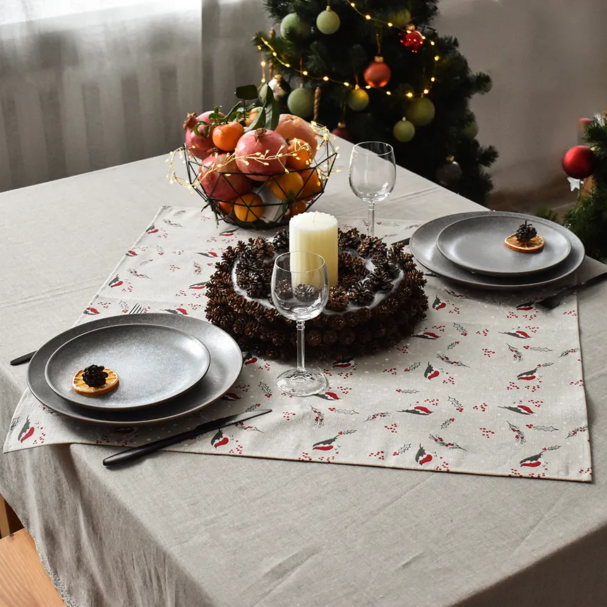 Marginta maža staltiesė - Sniegenos