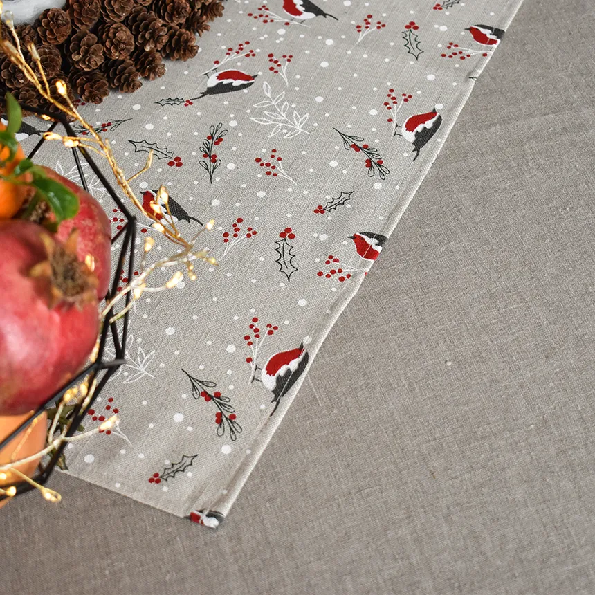 Marginta maža staltiesė - Sniegenos