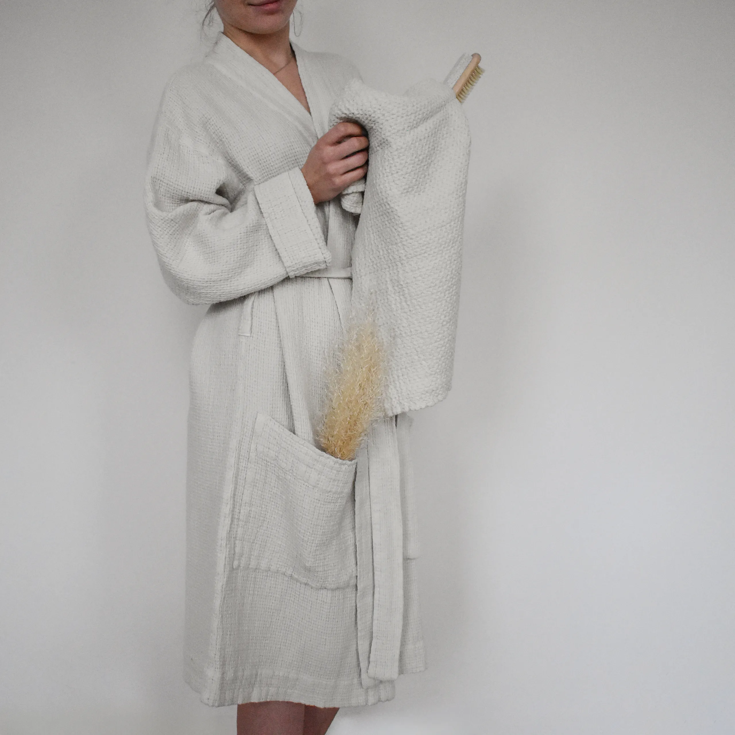 Kreminės spalvos vaflinis chalatas