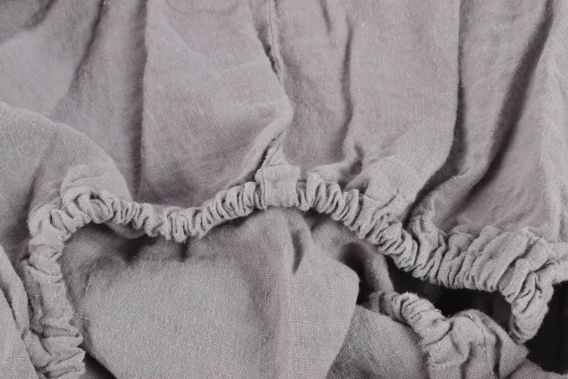  Pelenų Pilka Aptempiama Paklodė (Su Guma)