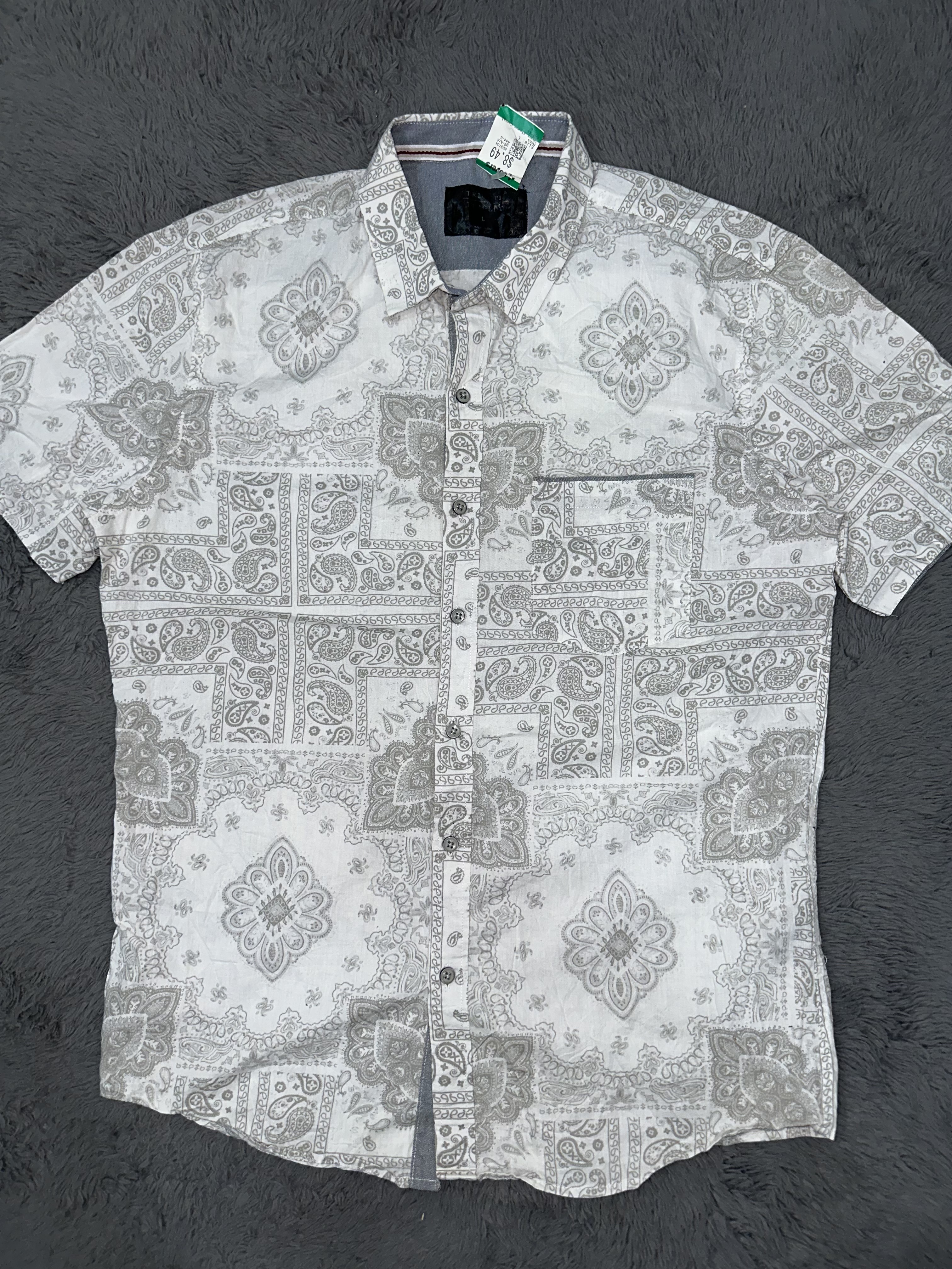 Men's patterned short sleeve shirt