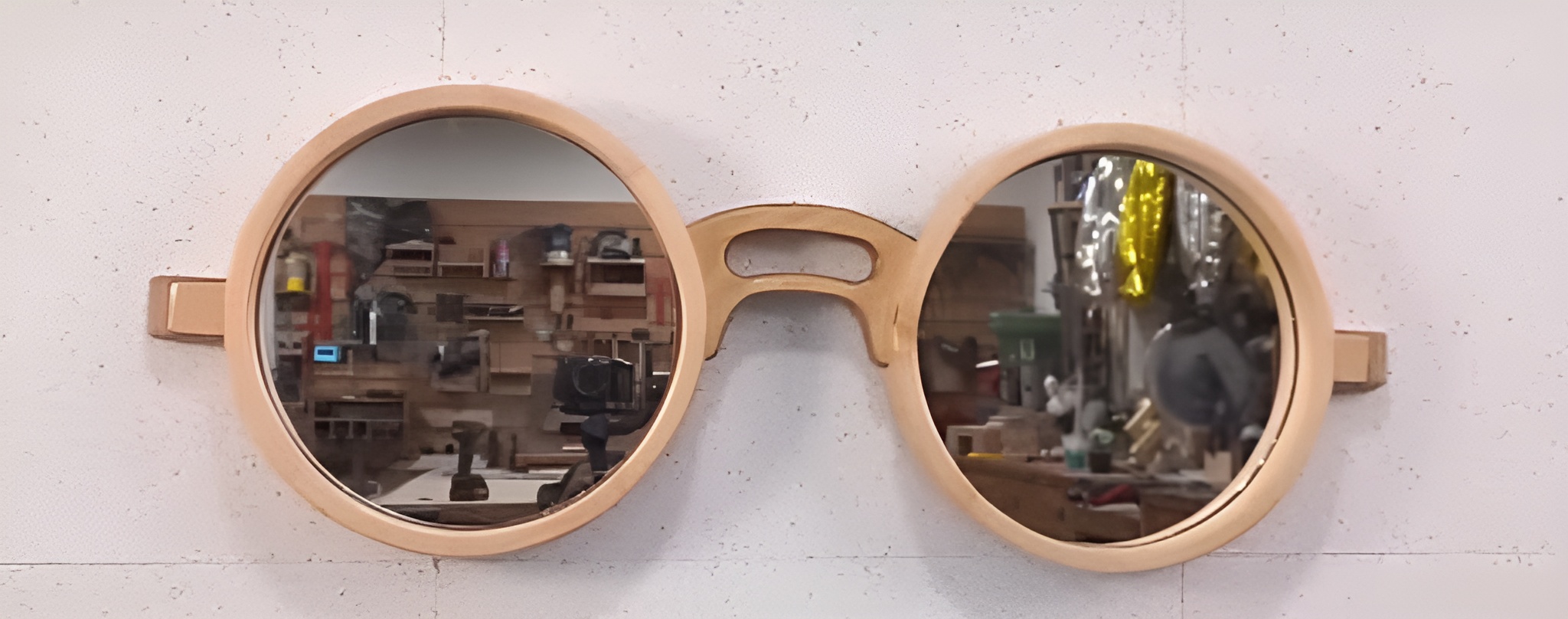 Eyeglass-Shape Decorative Mirror