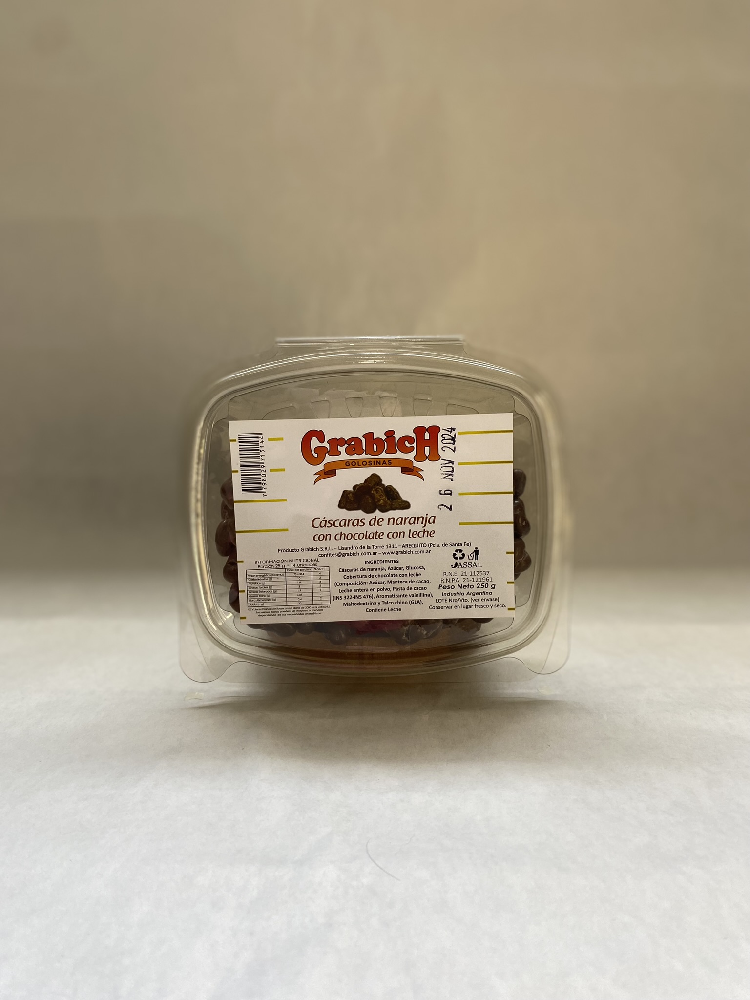 Cáscaras de naranja con chocolate c/leche