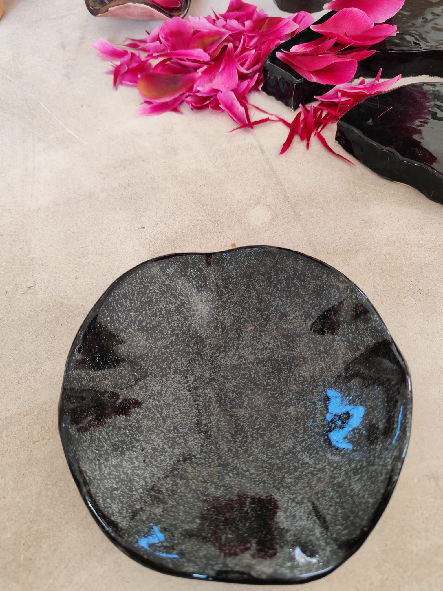 Assiette "Noire Galaxie" – Pièce unique