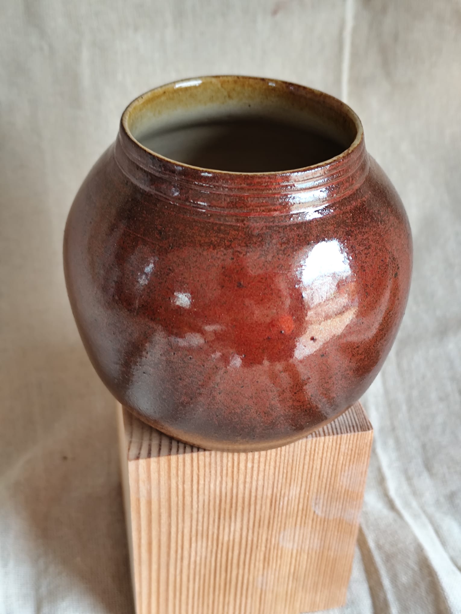 Vase en grès rouge kaki