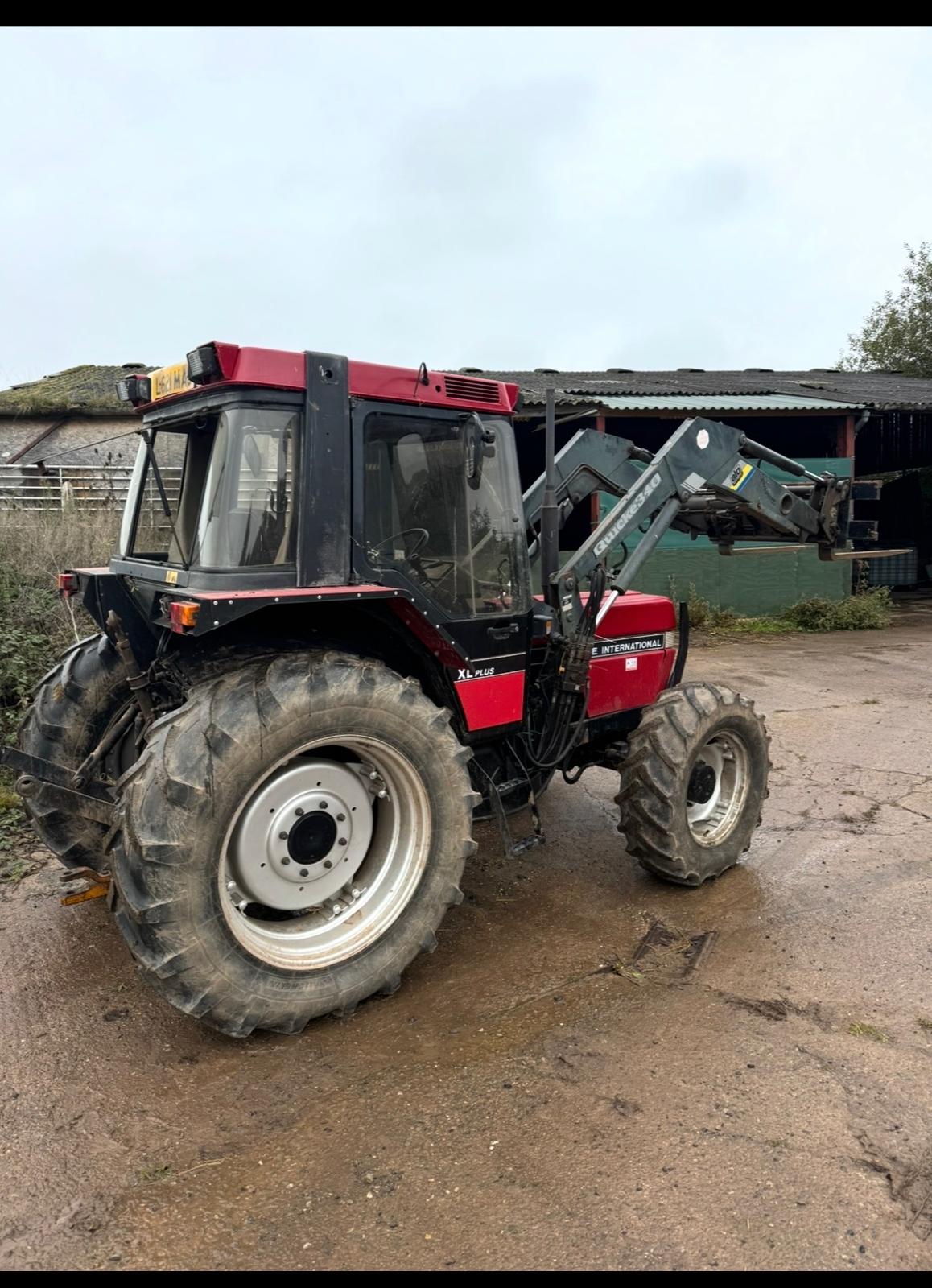 Case IH 844 XL Plus with Quicke Loader