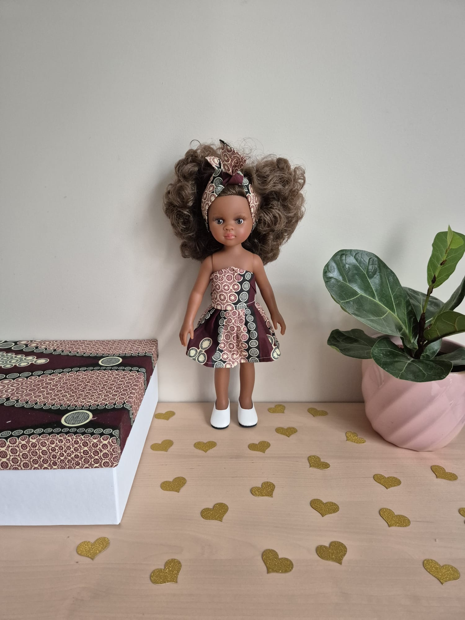 Poupée habillée avec robe en wax