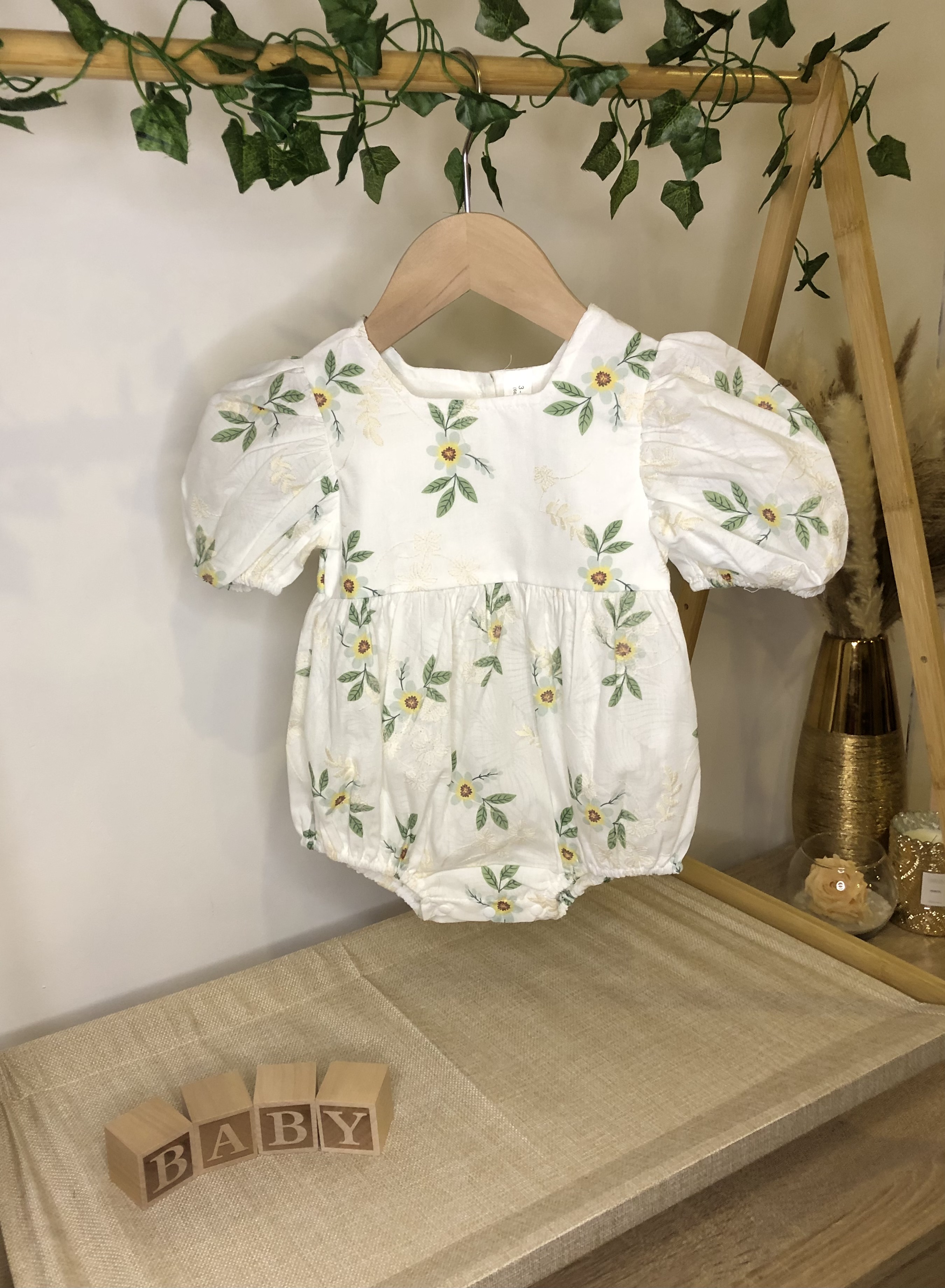 Barboteuse fille fleurie bleu / vert 