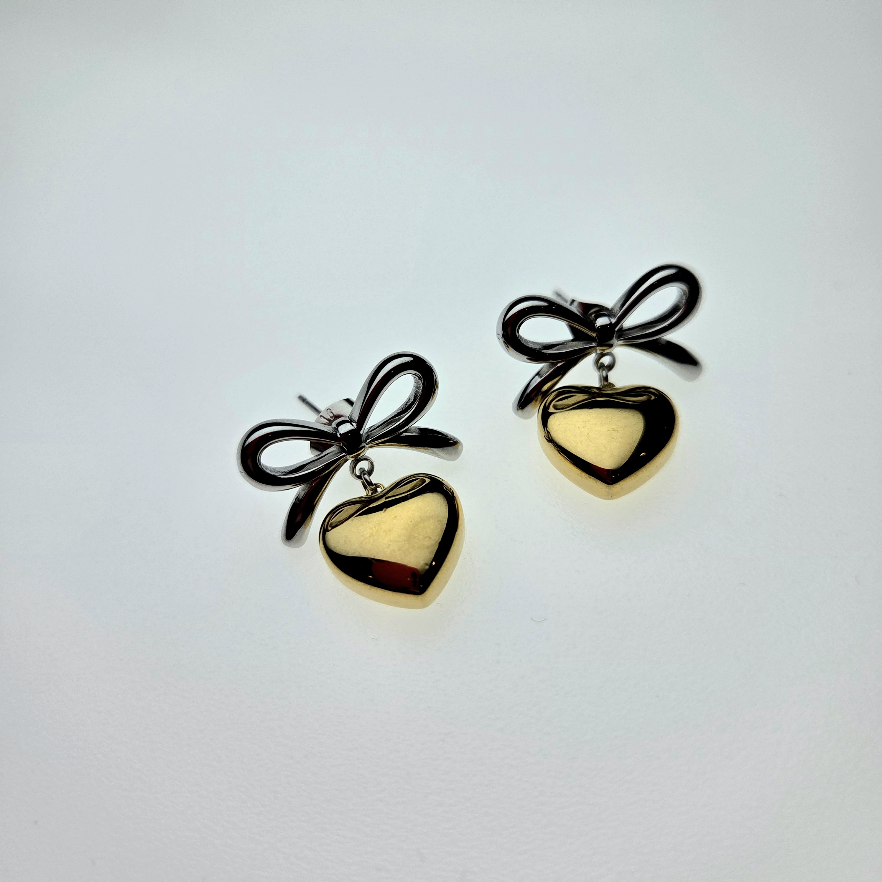 Auksinės širdelės auskarai