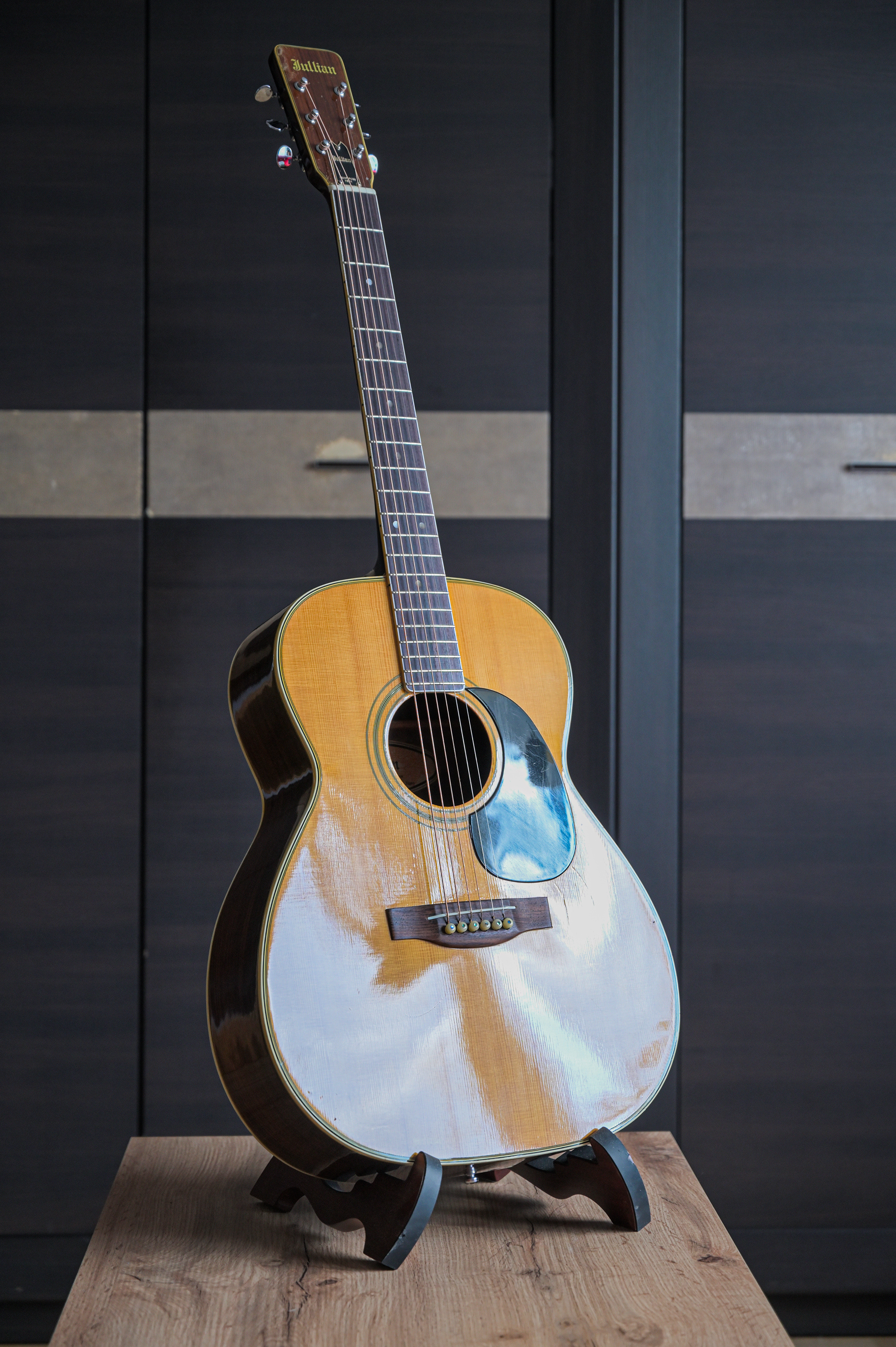 Jullian F-200