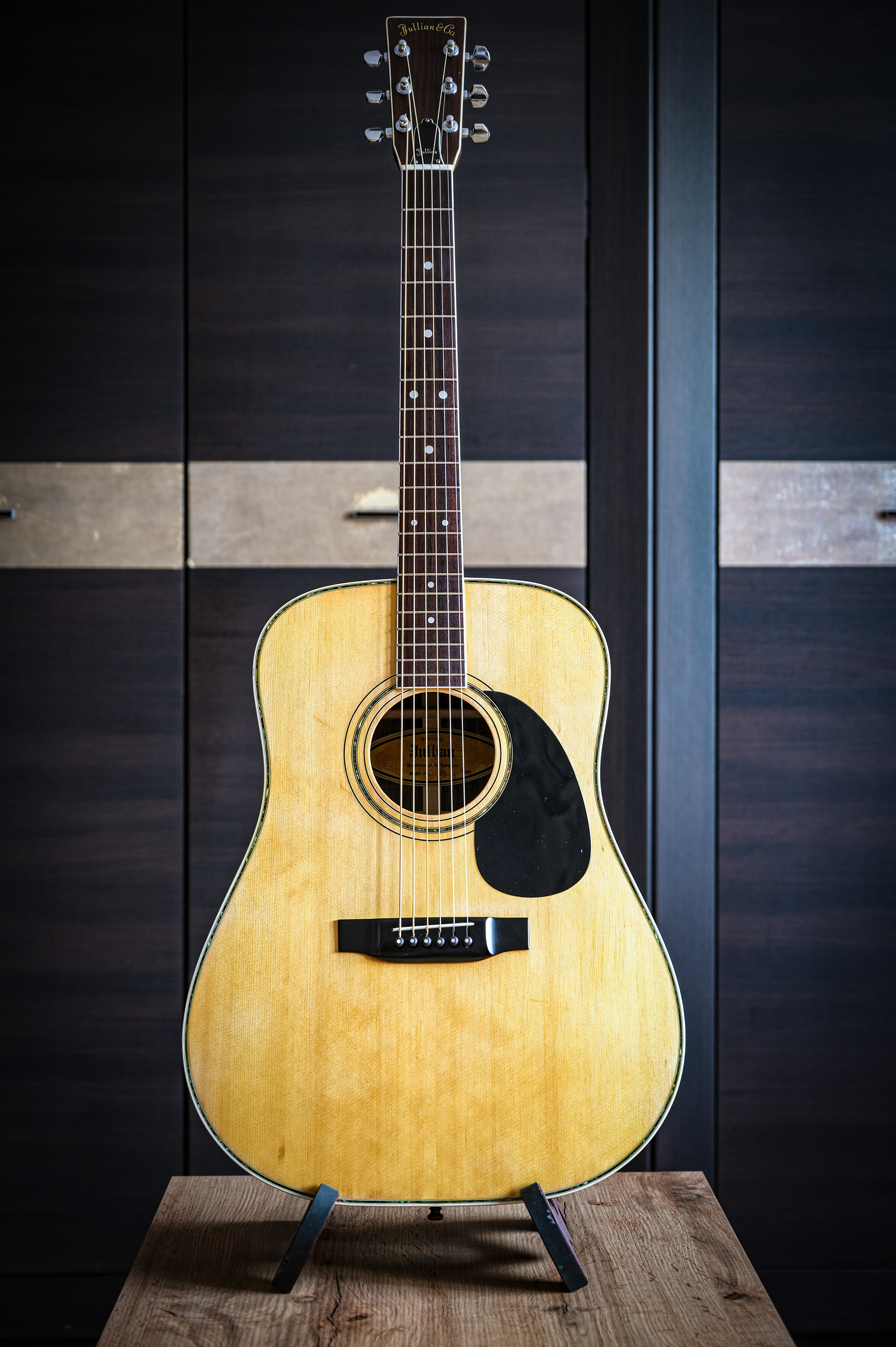 Jullian W-300