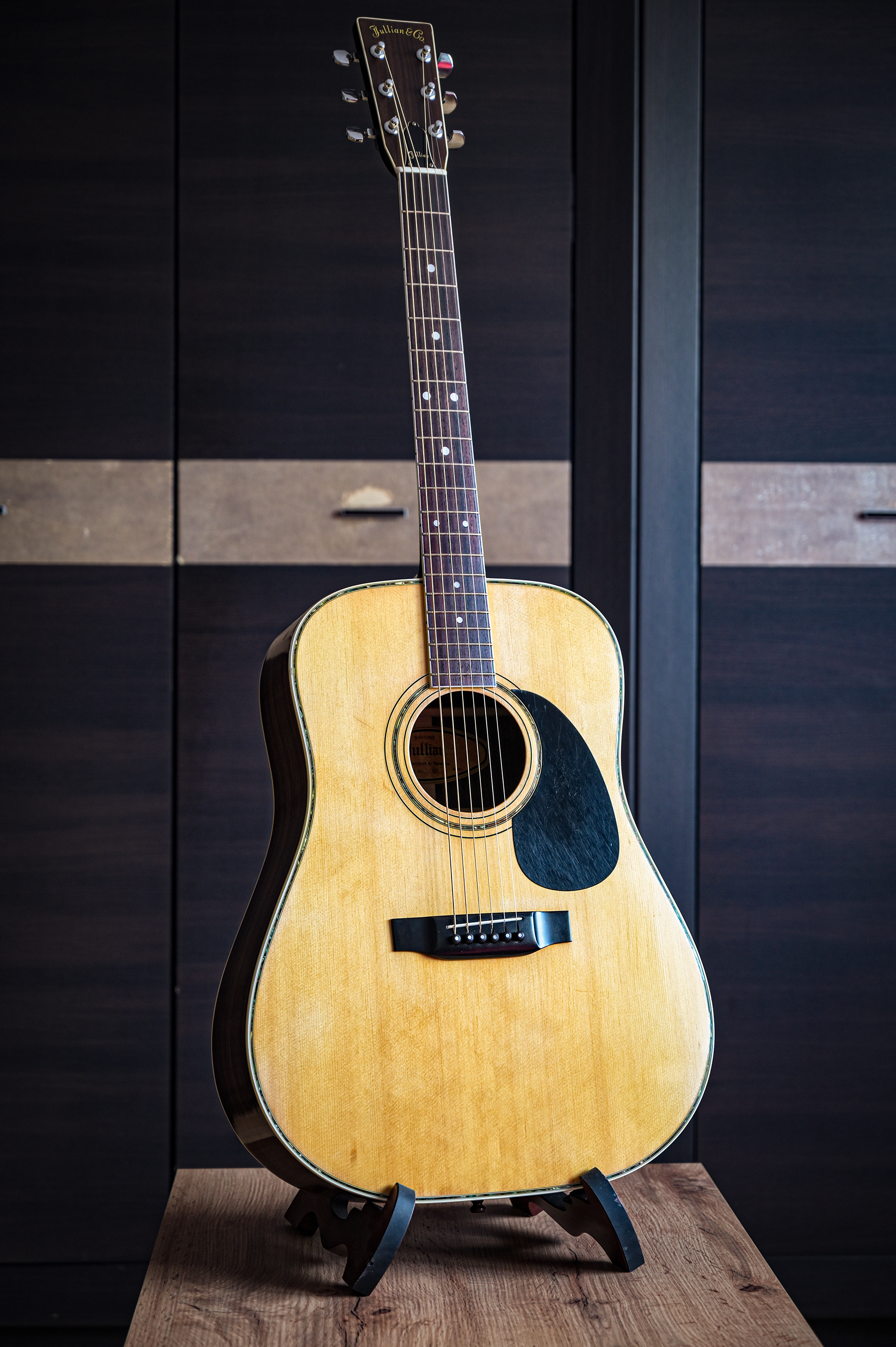 Jullian W-300
