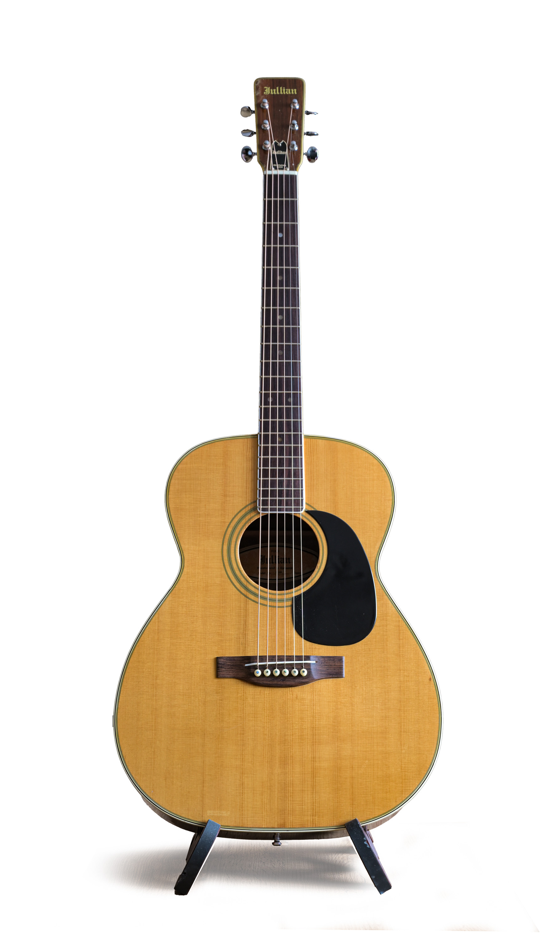 Jullian F-200