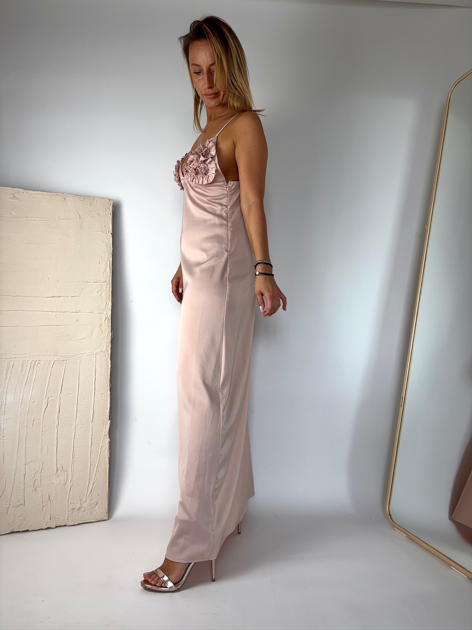  Sukienka dostępna w 3 kolorach