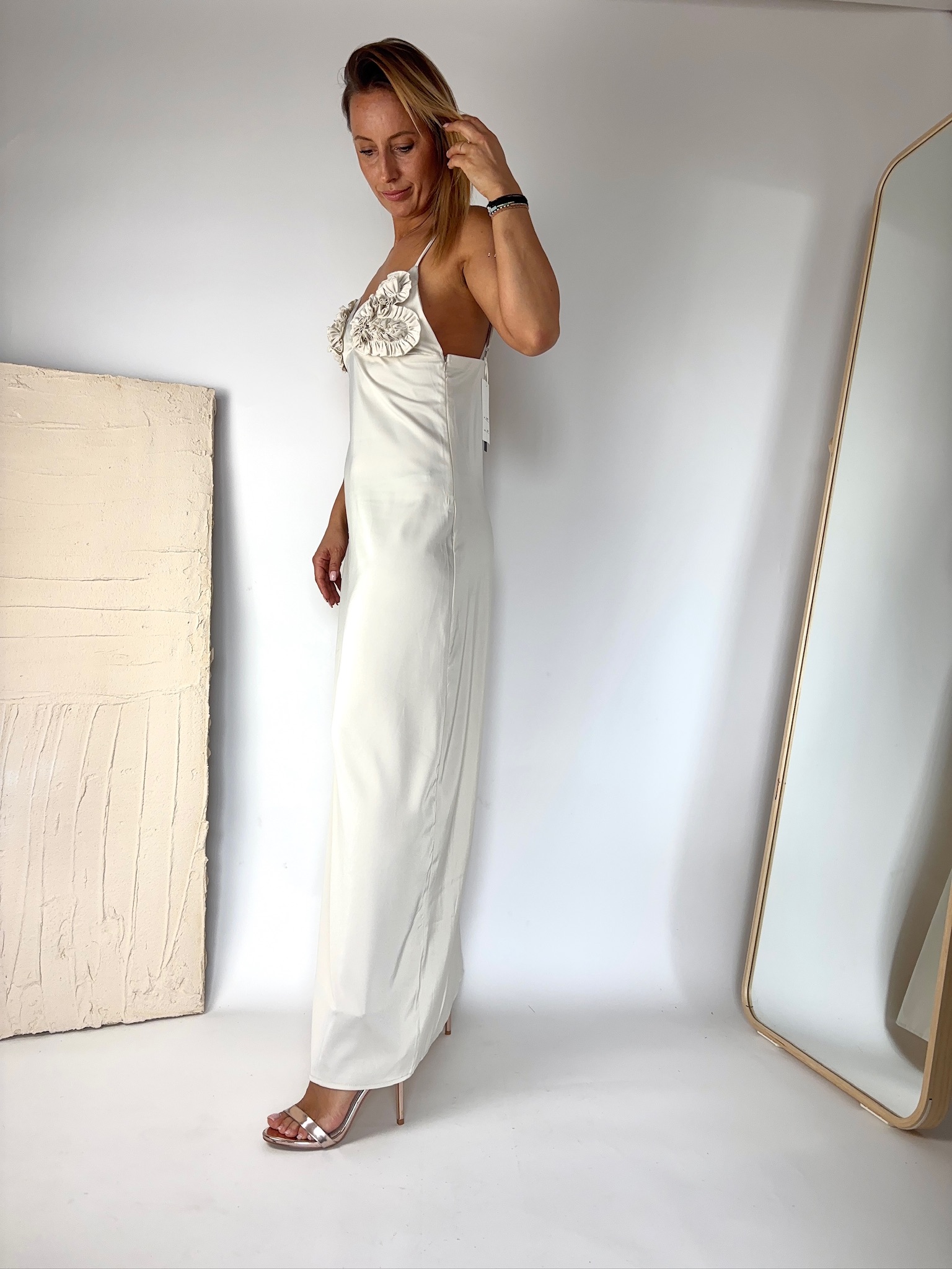  Sukienka dostępna w 3 kolorach