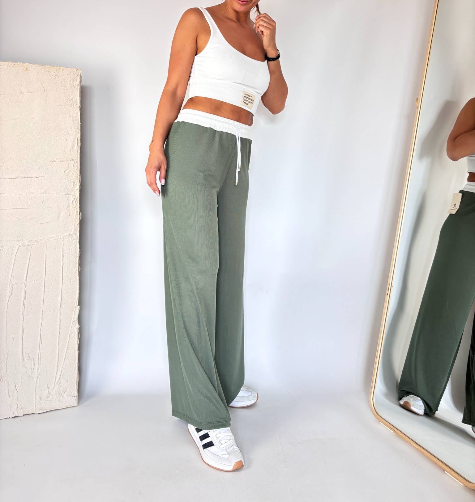 Spodnie dresowe zielone 