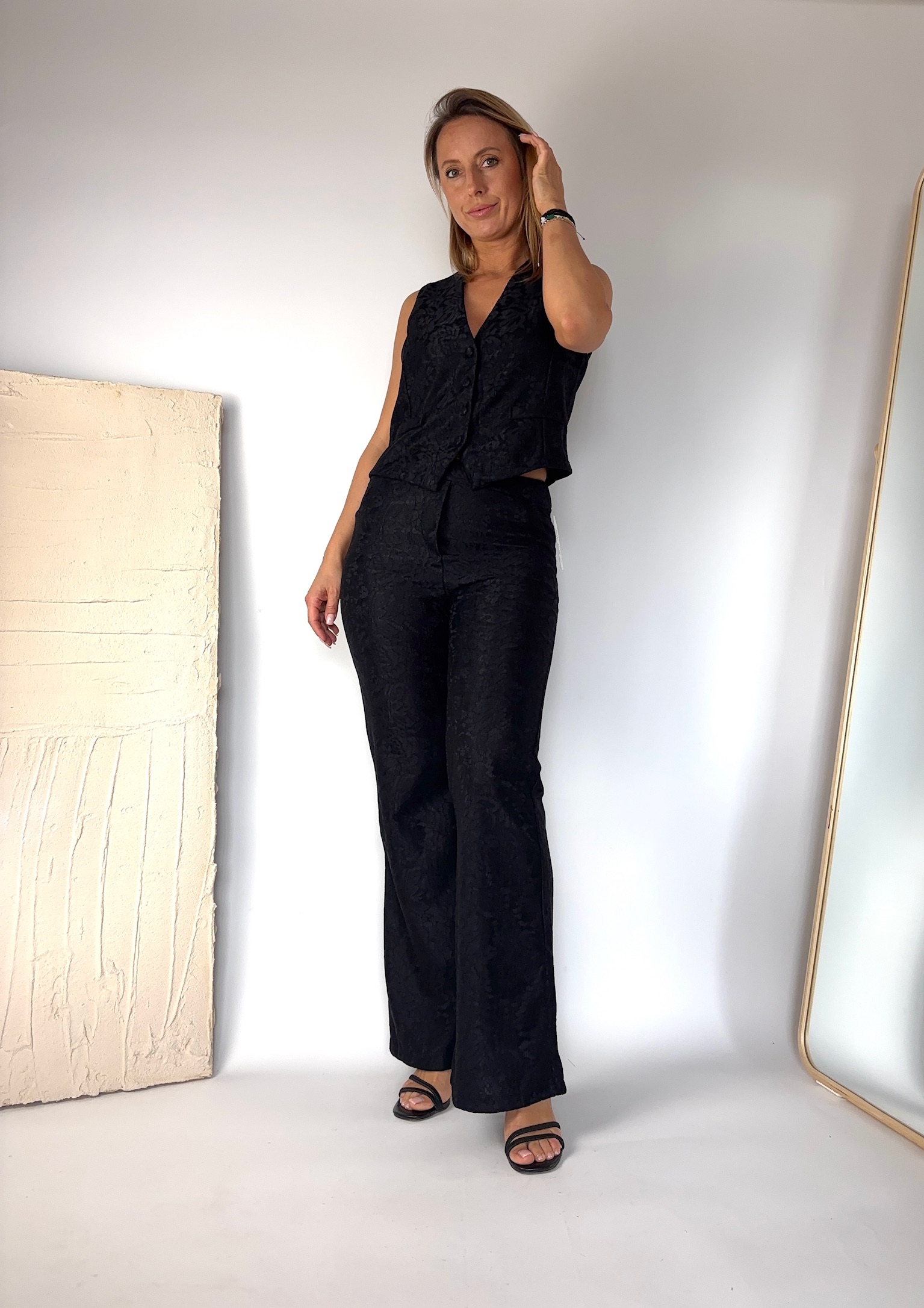 Czarny komplet w koronke