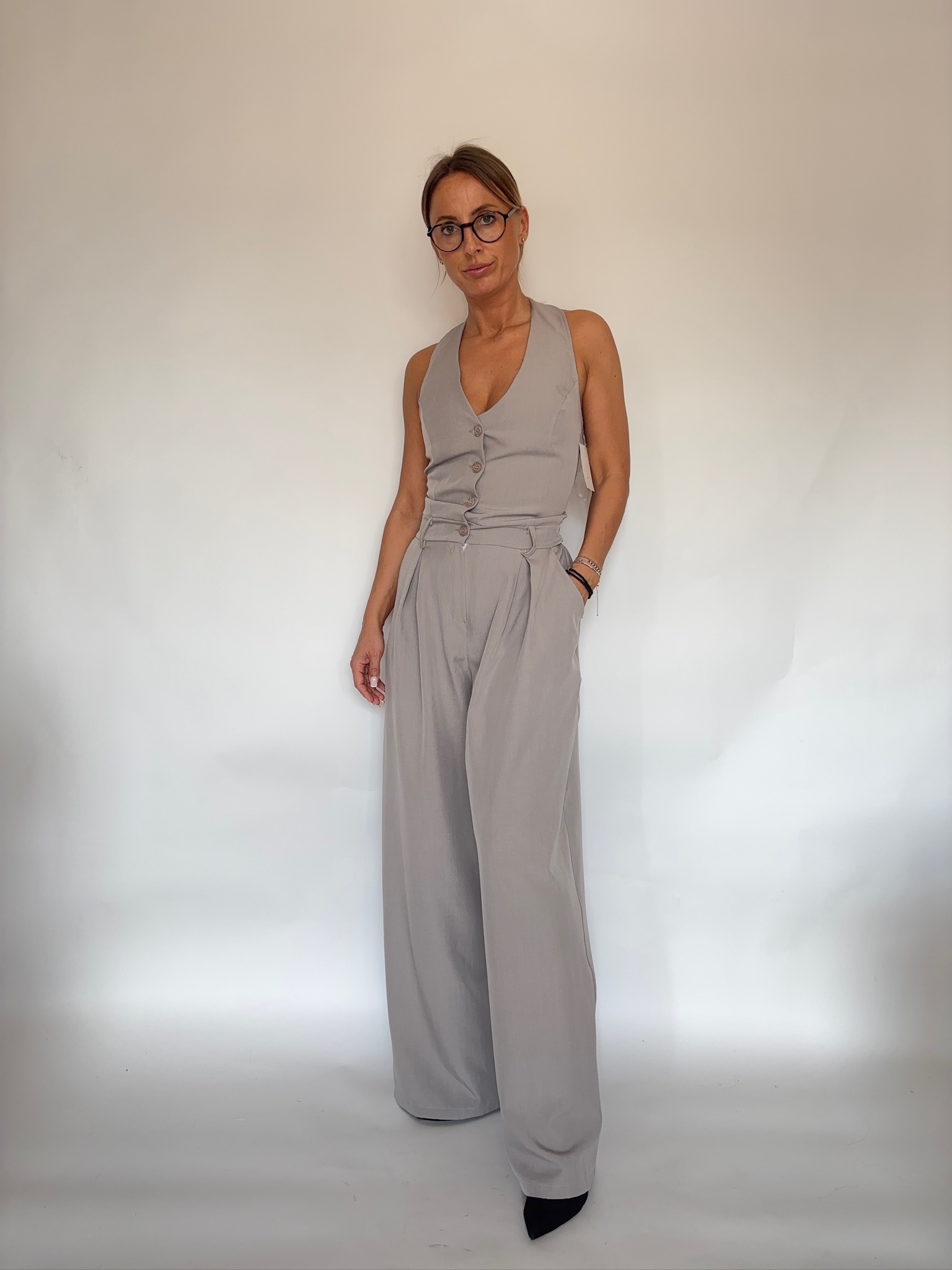 Elegancki szary kombinezon