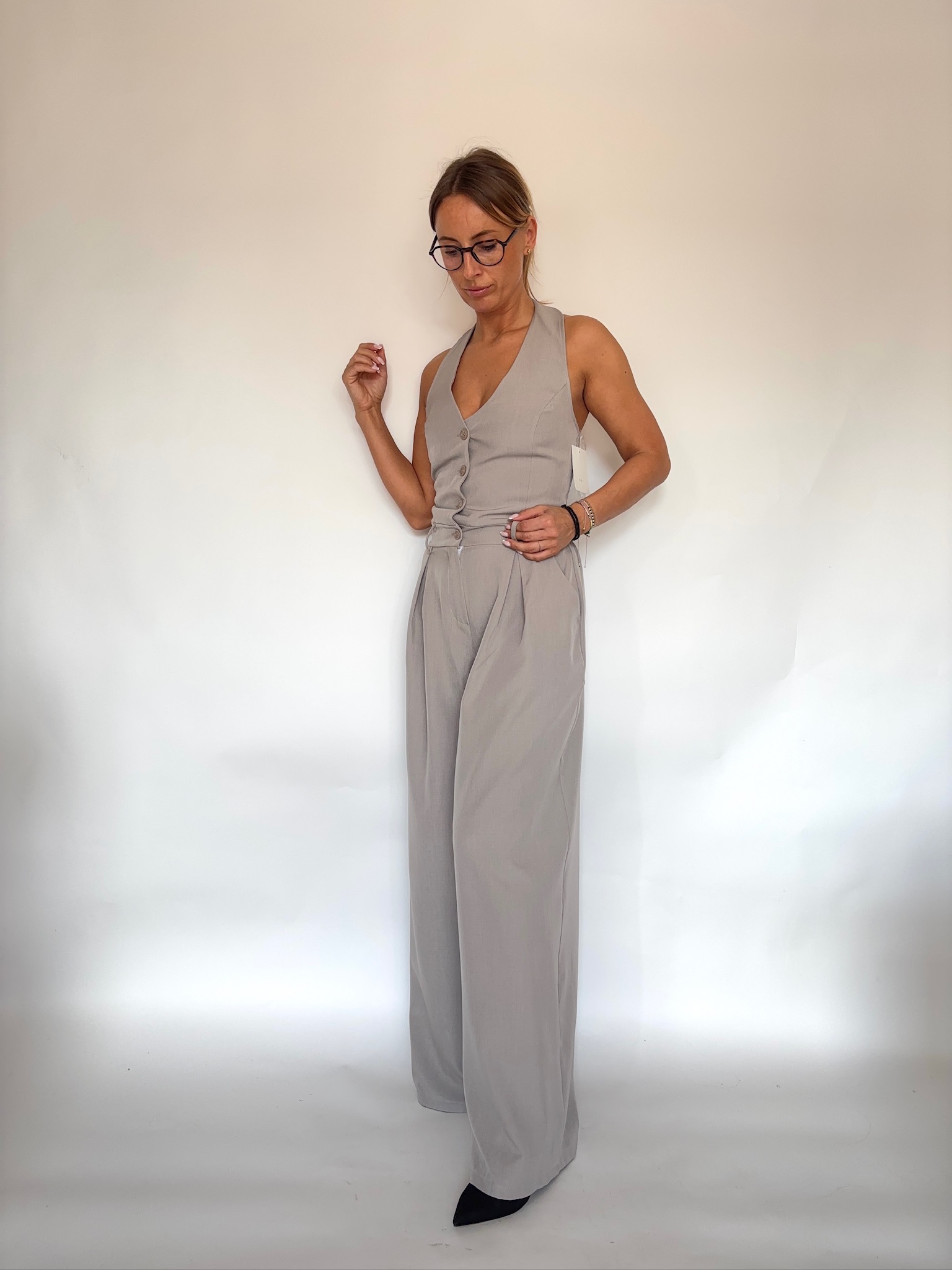 Elegancki szary kombinezon