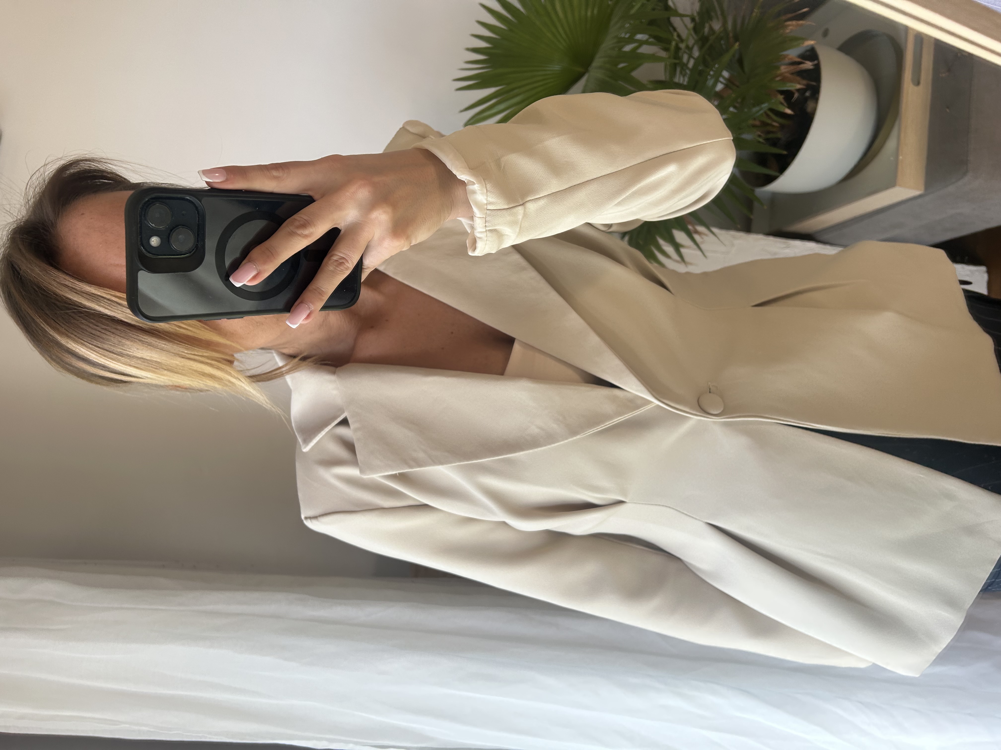 Elegancka kremowa marynarka