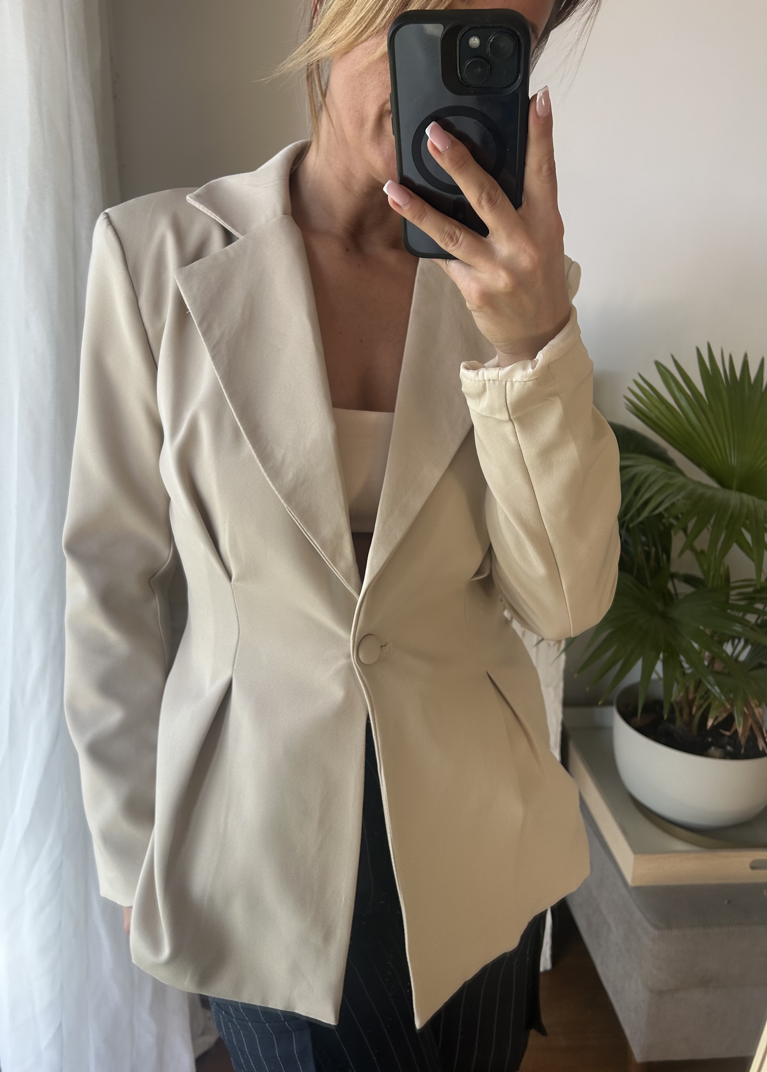 Elegancka kremowa marynarka