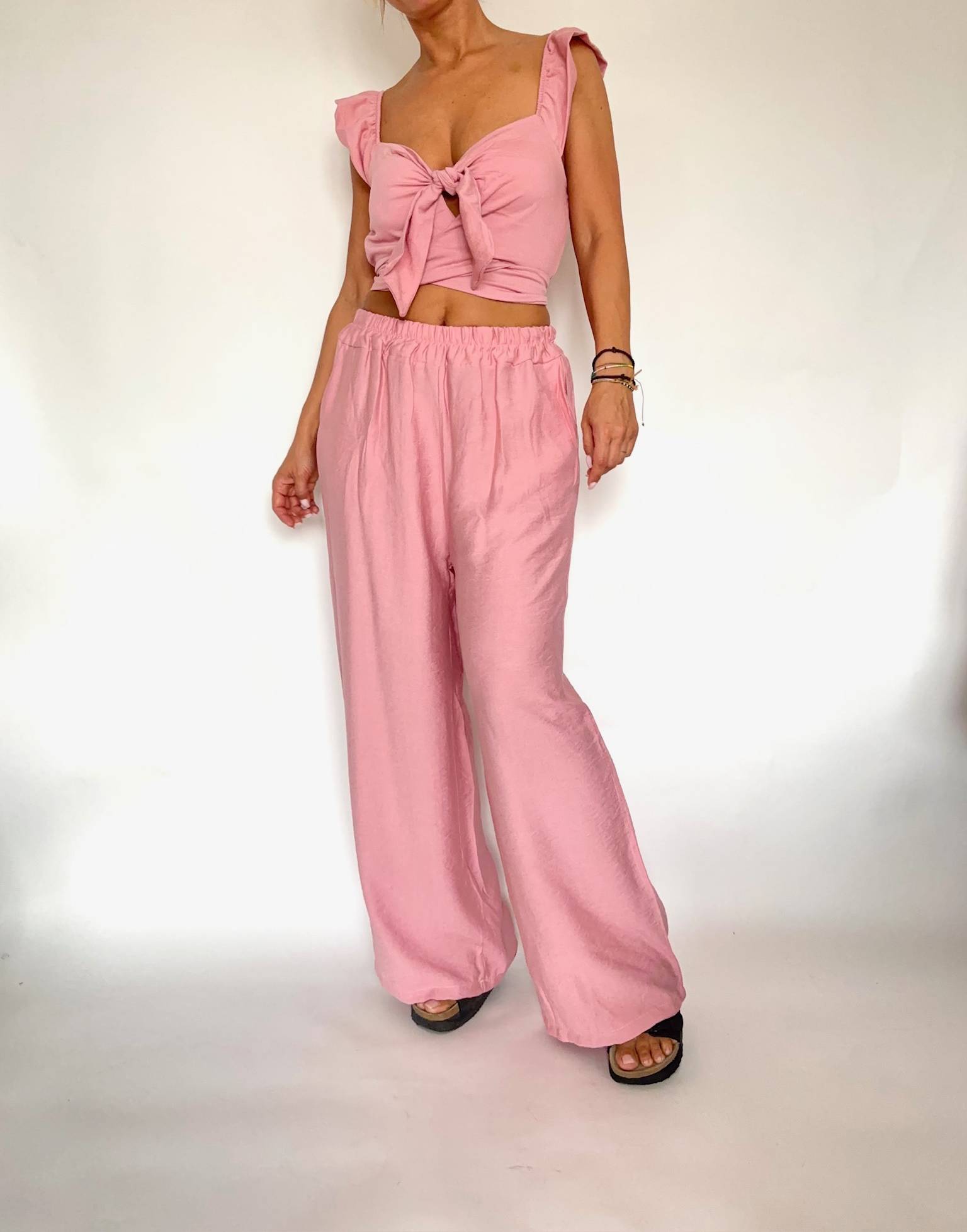 Komplet dostępny w 3 kolorach