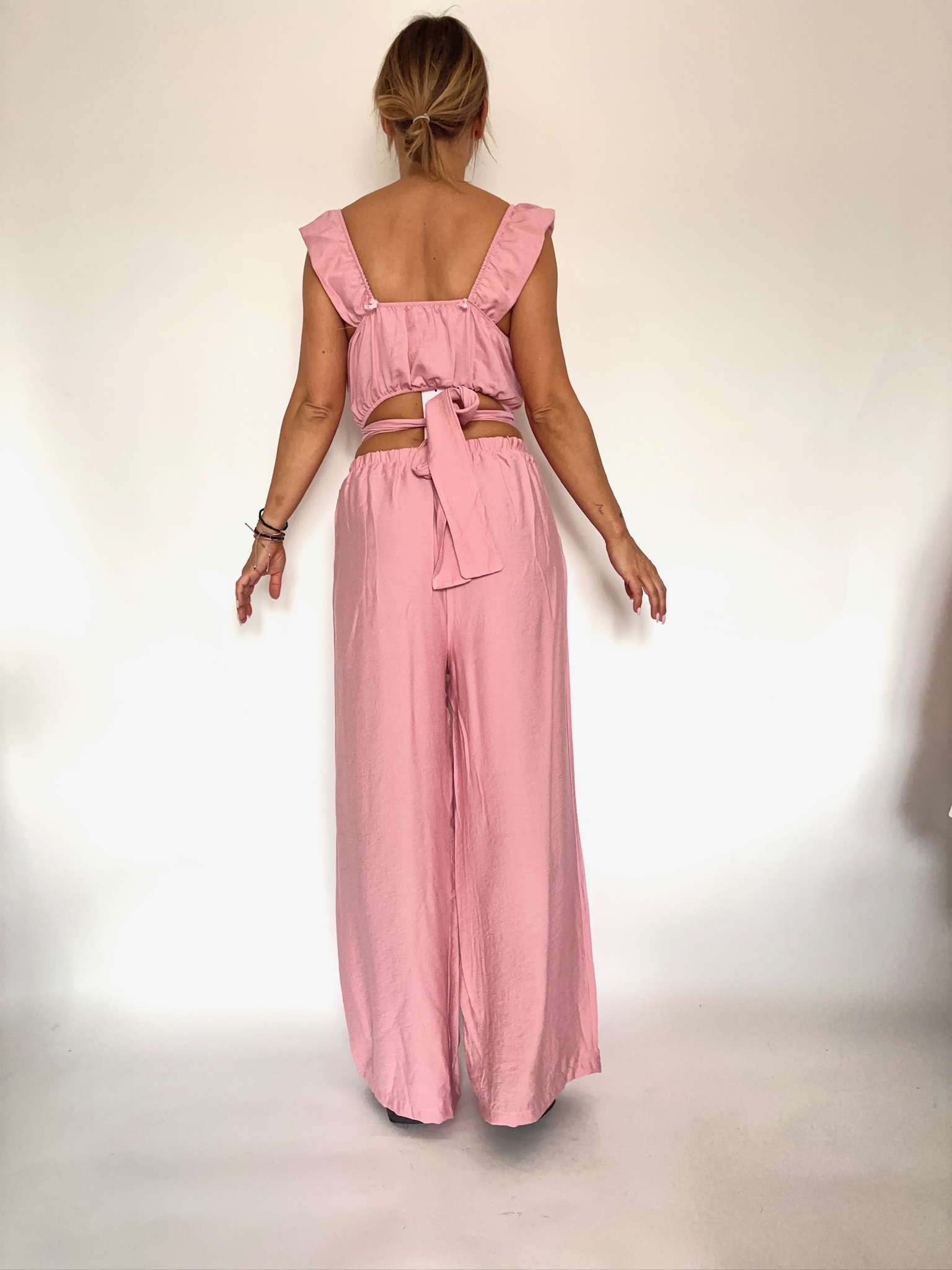 Komplet dostępny w 3 kolorach