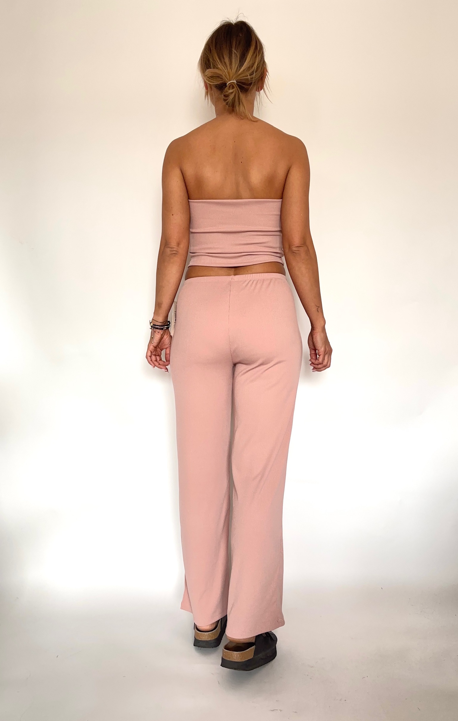 Komplet dostępny w 2 kolorach