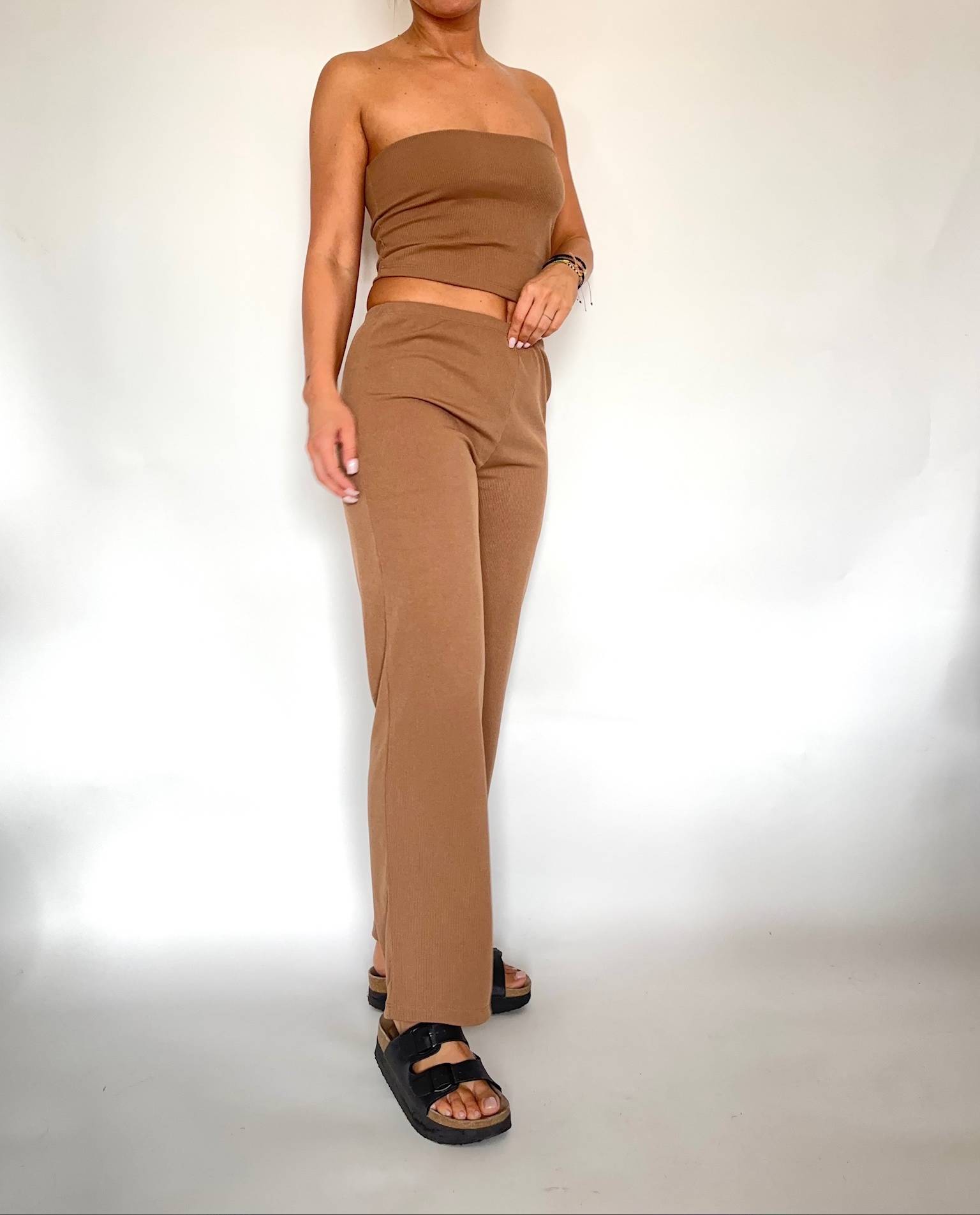 Komplet dostępny w 2 kolorach