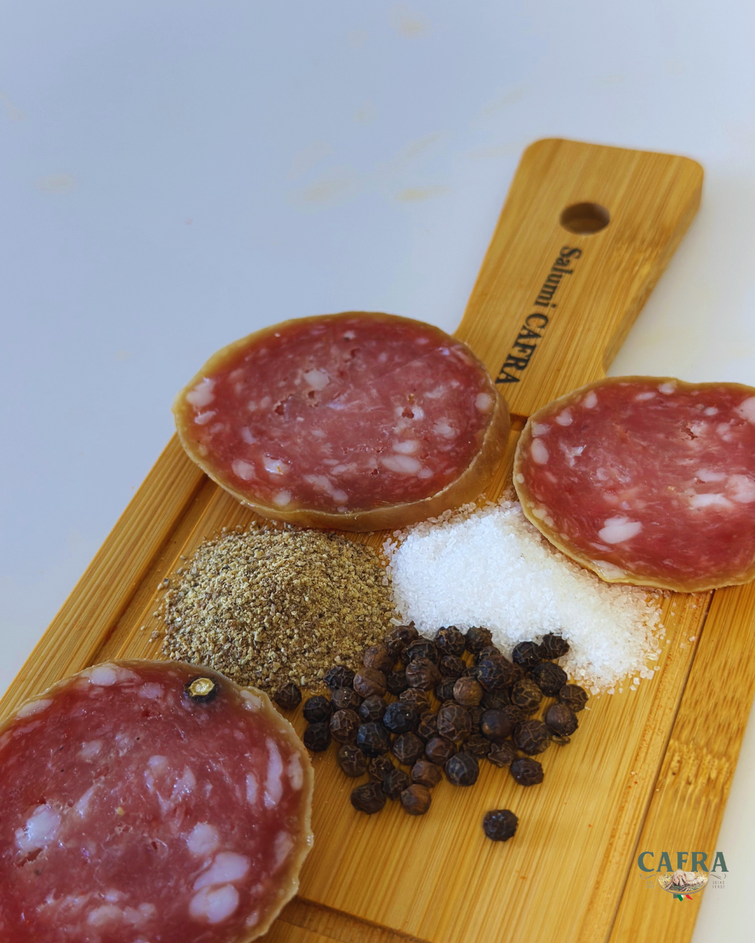 Soppressata con pepe intero a chicchi