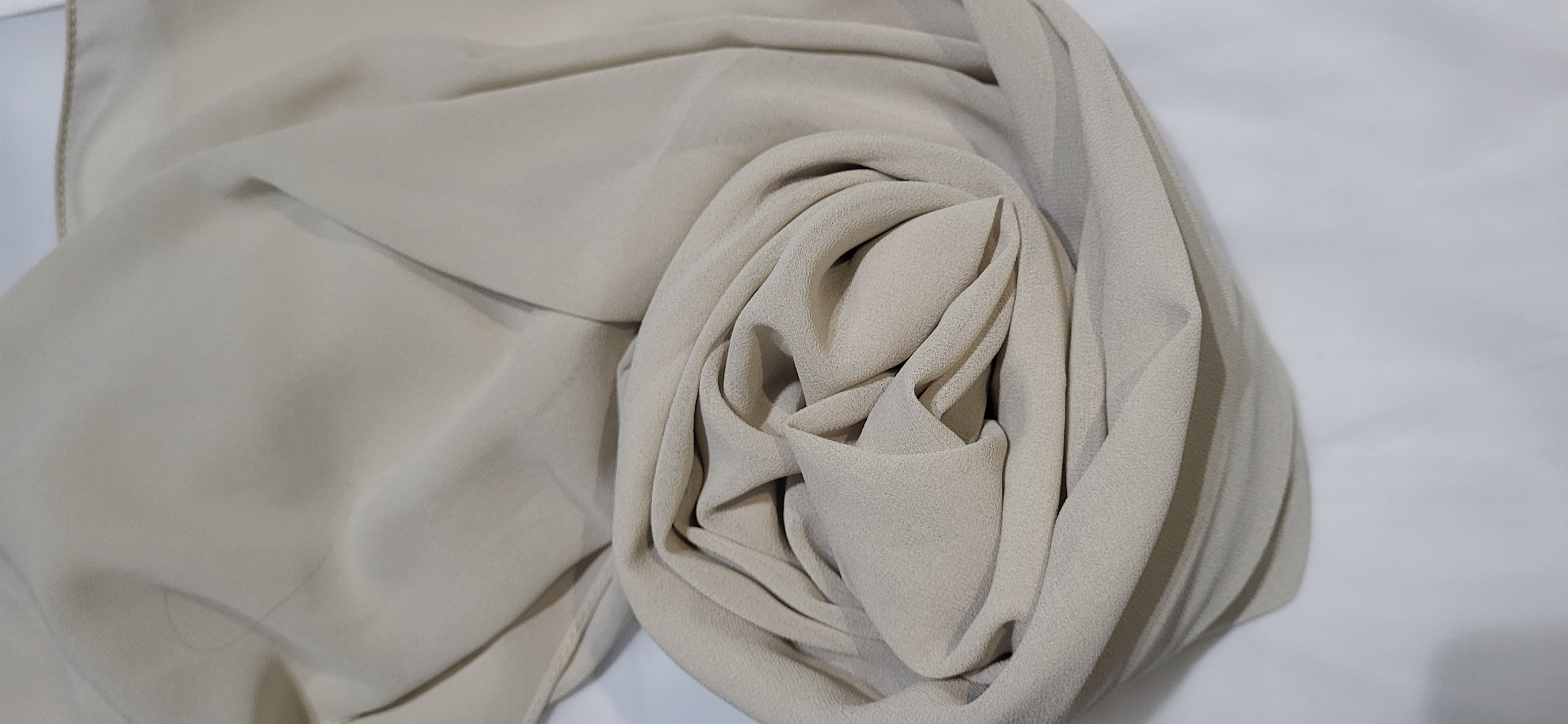 hijab chifon bege
