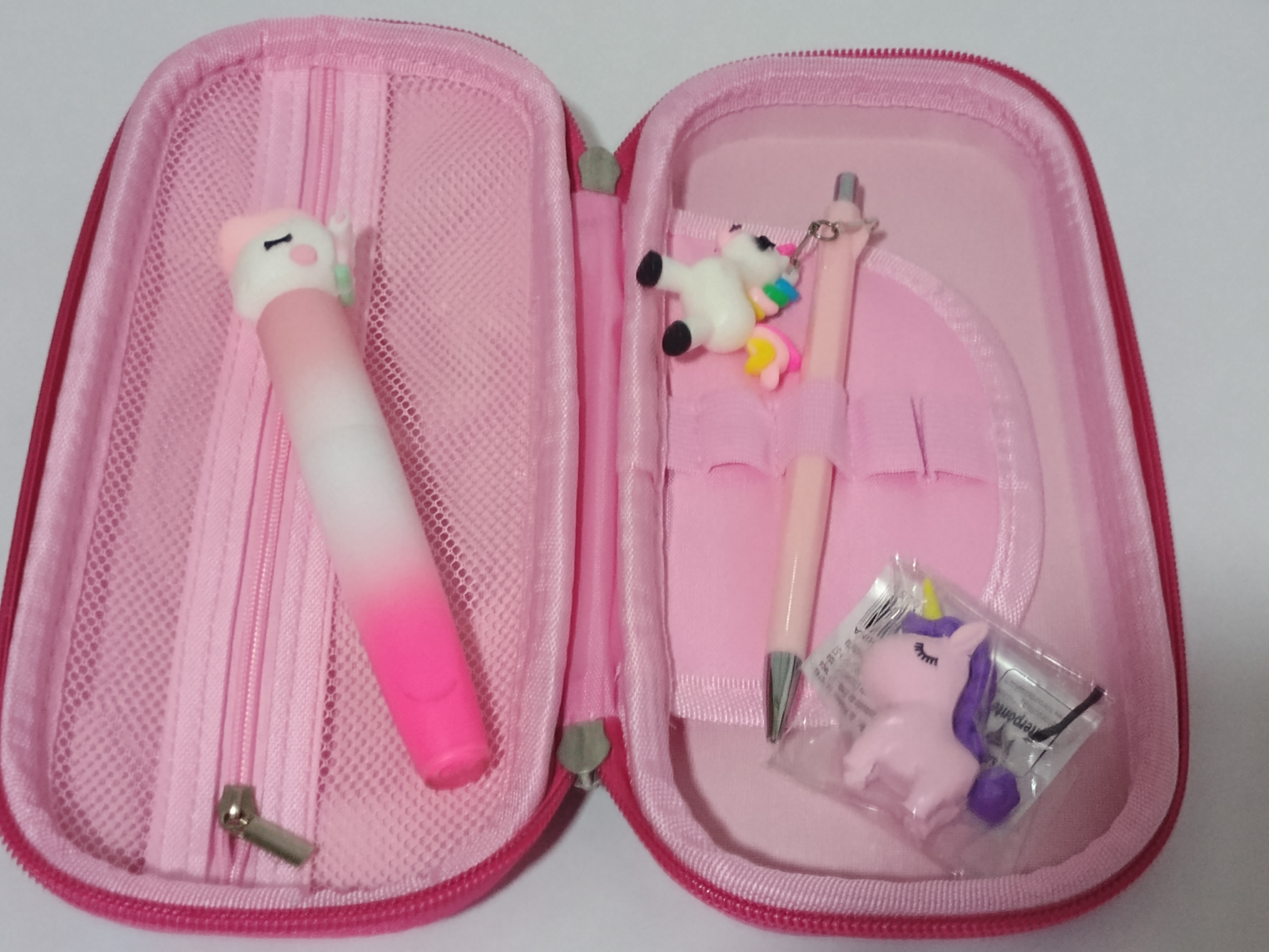 Estojo rosa de unucórnio