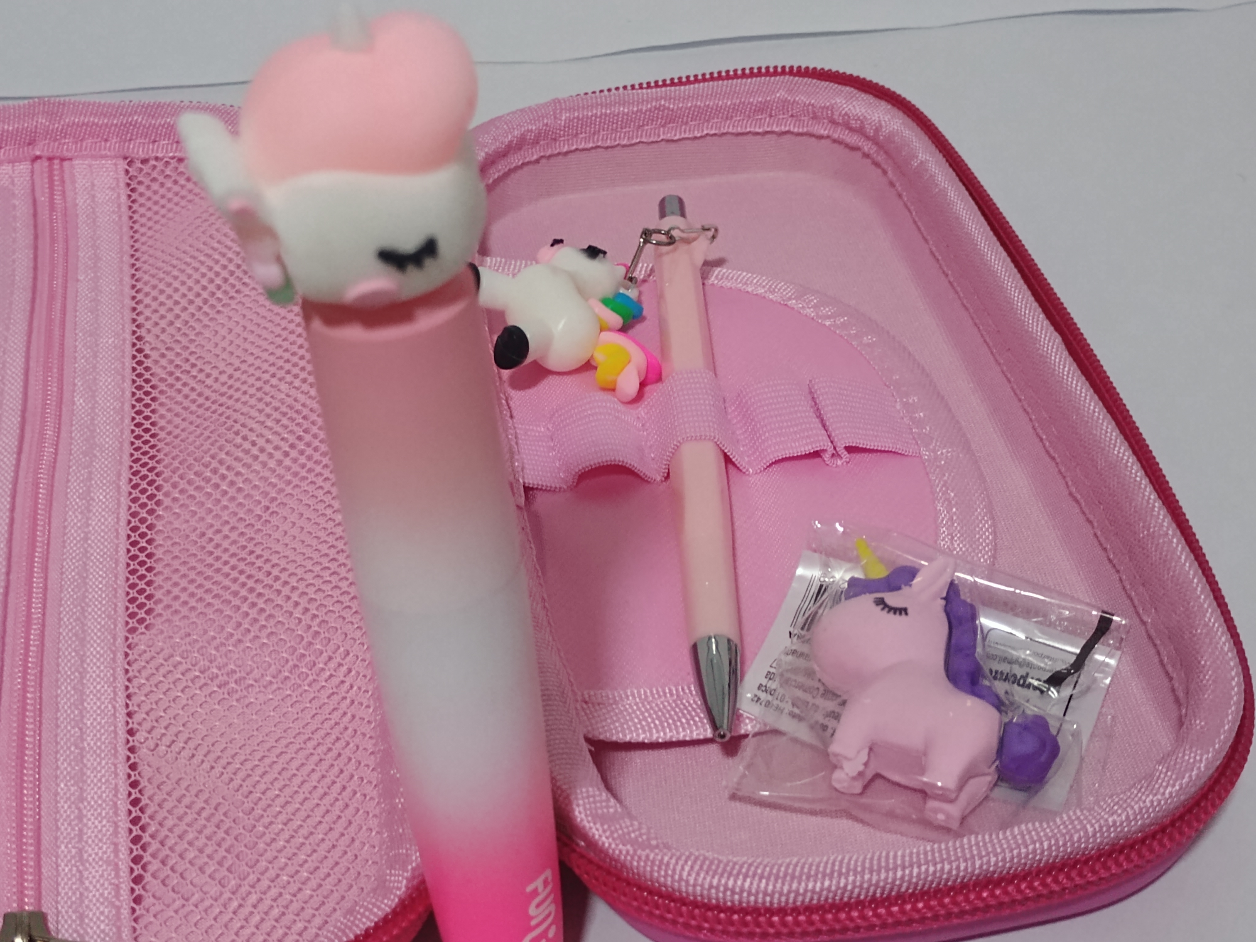 Estojo rosa de unucórnio